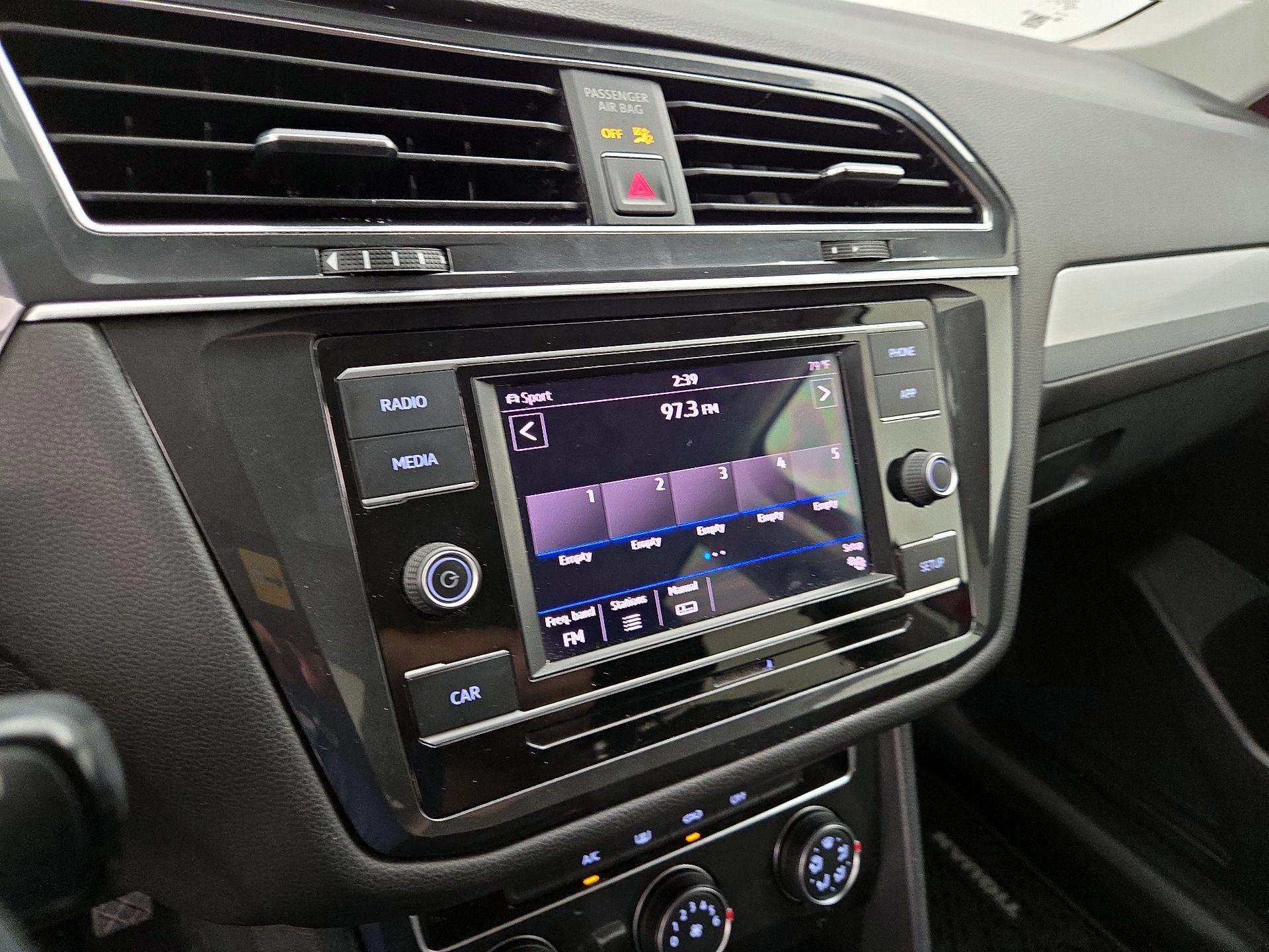 Thumbnail: 2018 Volkswagen Tiguan - 15
