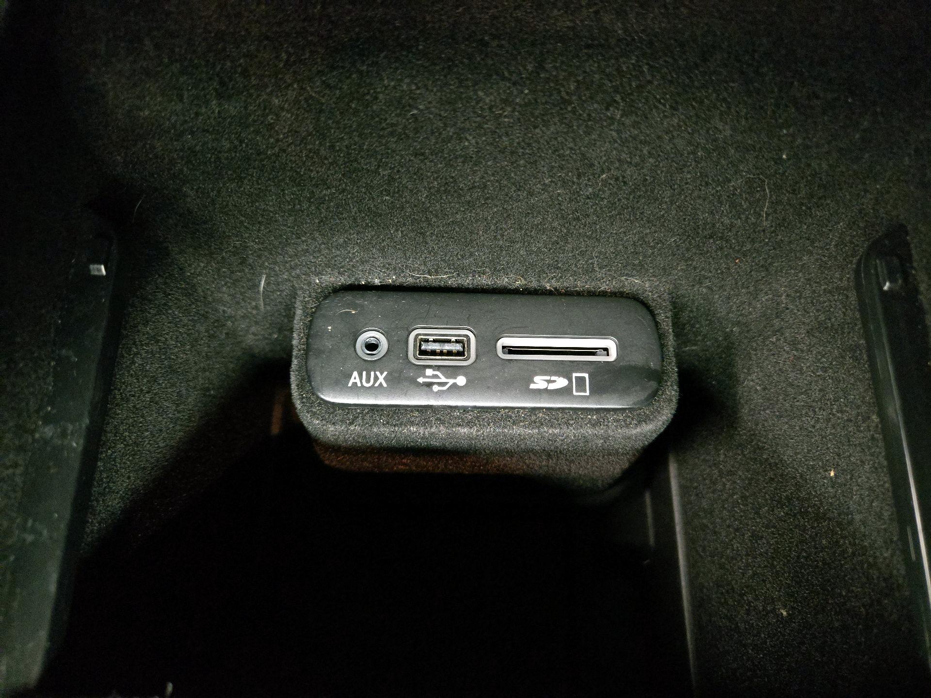 Thumbnail: 2015 Dodge Charger - 18