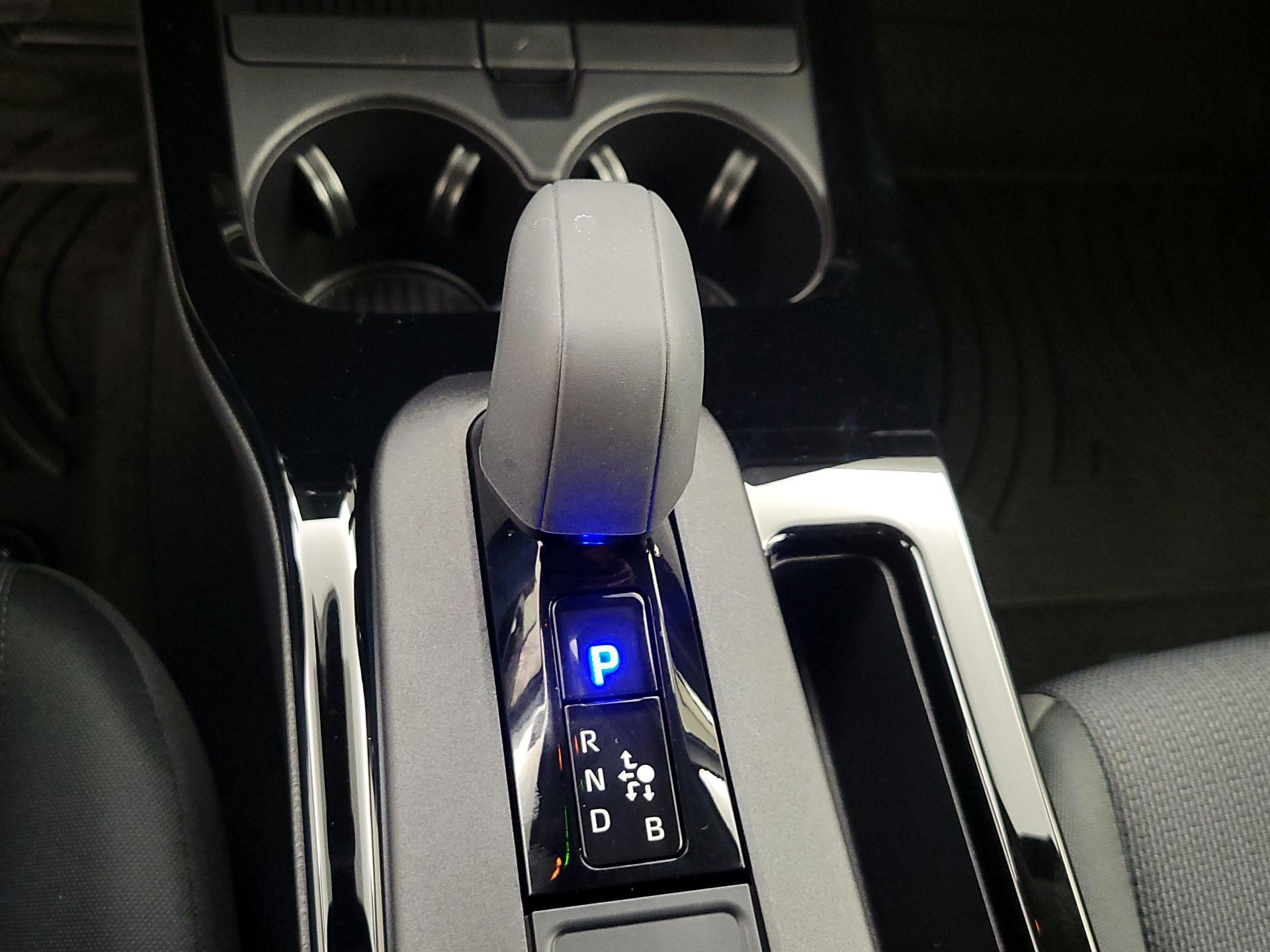 Thumbnail: 2024 Toyota Prius - 17
