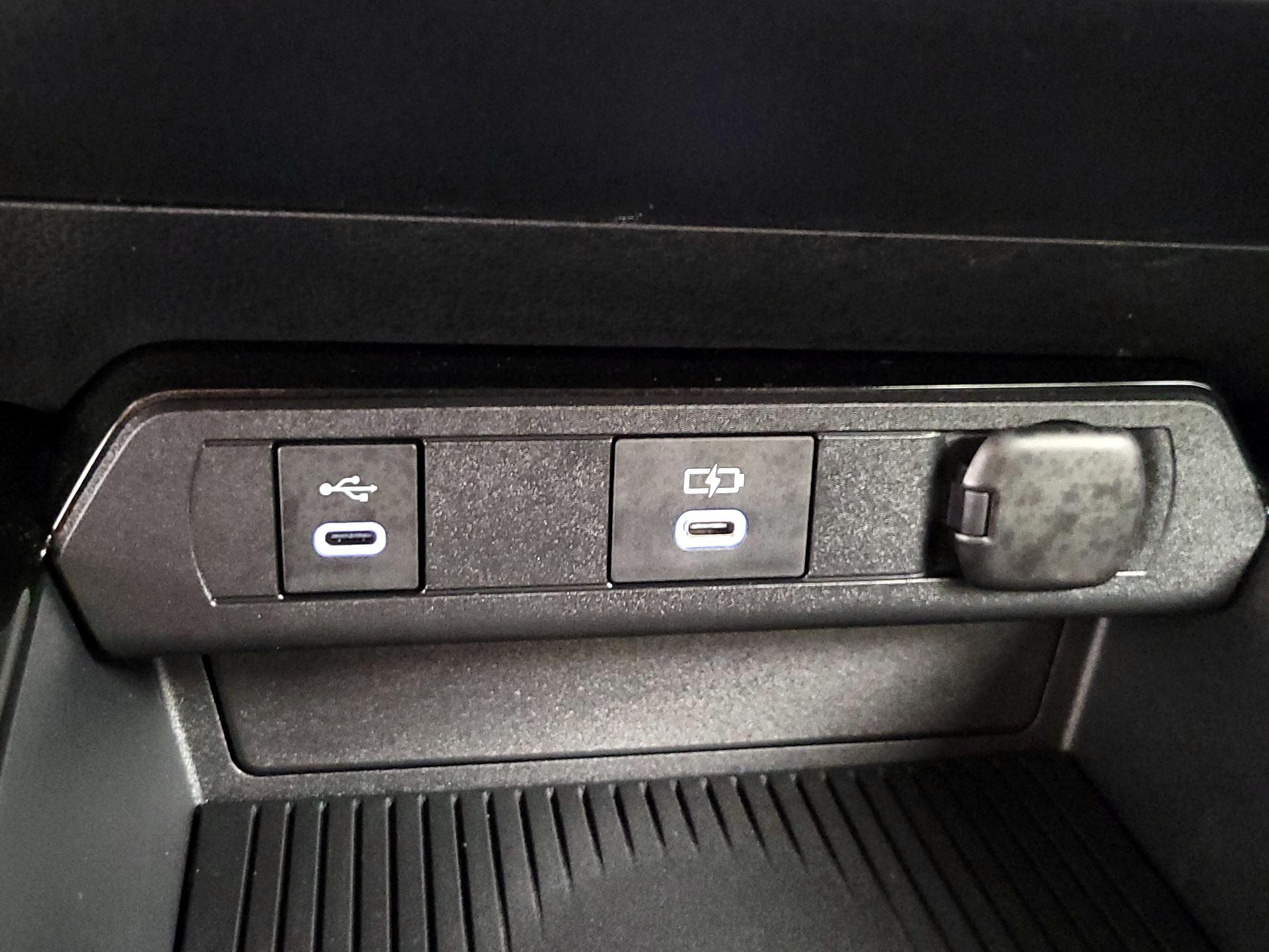 Thumbnail: 2024 Toyota Prius - 18