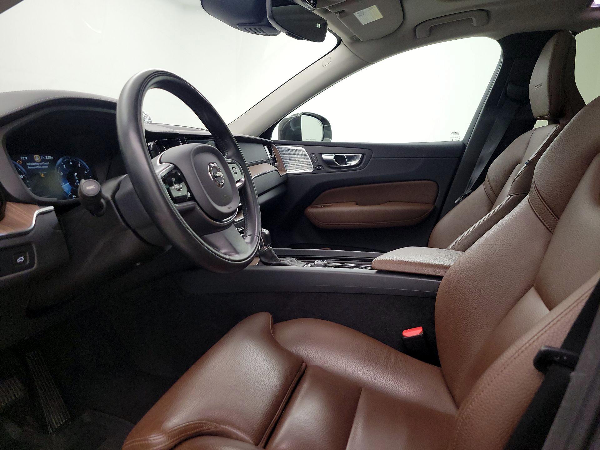 Thumbnail: 2019 Volvo XC60 - 11