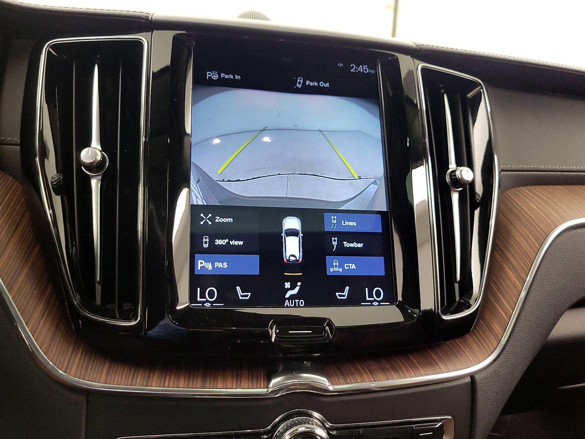Thumbnail: 2019 Volvo XC60 - 15