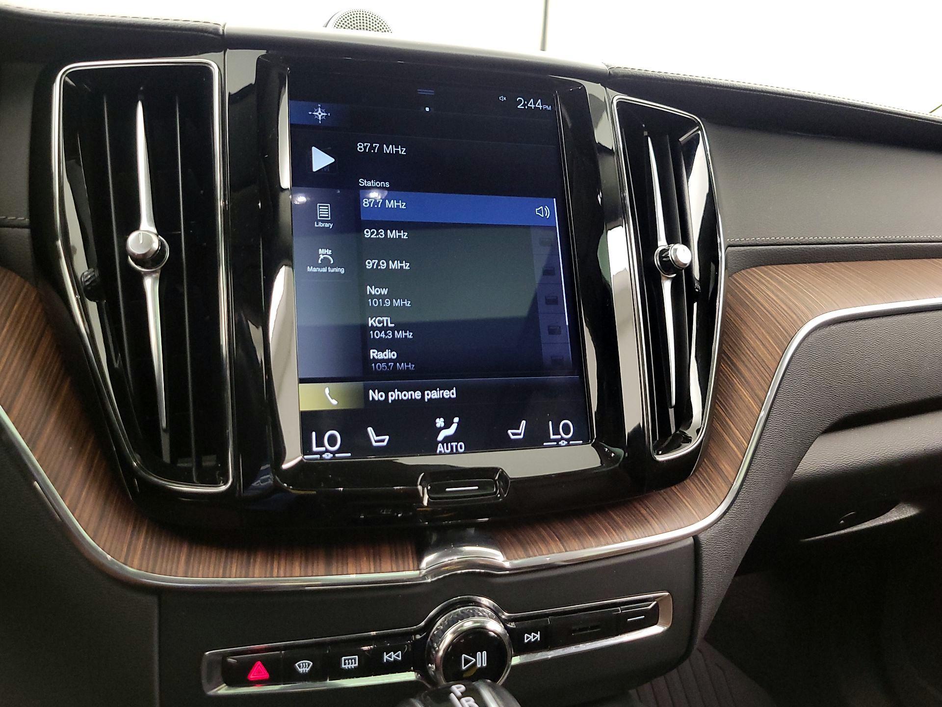 Thumbnail: 2019 Volvo XC60 - 16