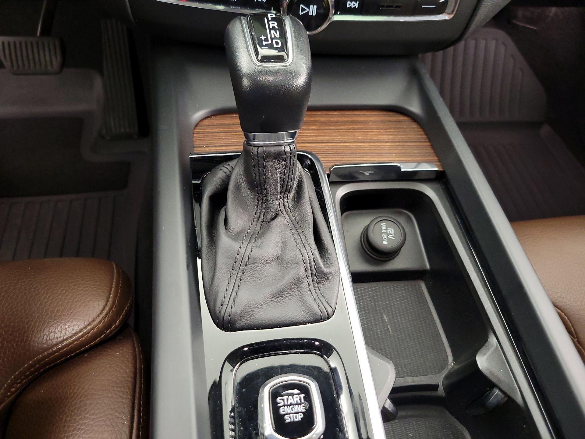 Thumbnail: 2019 Volvo XC60 - 18