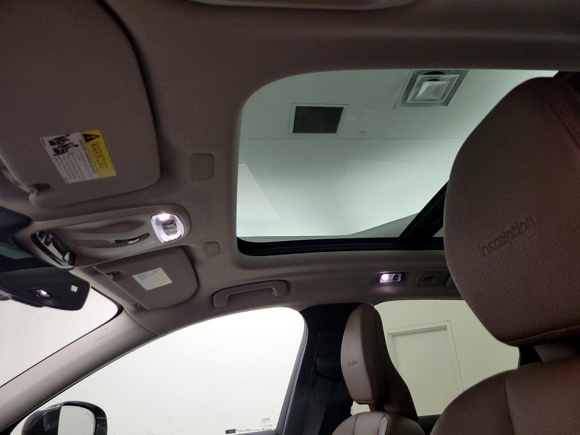 Thumbnail: 2019 Volvo XC60 - 20