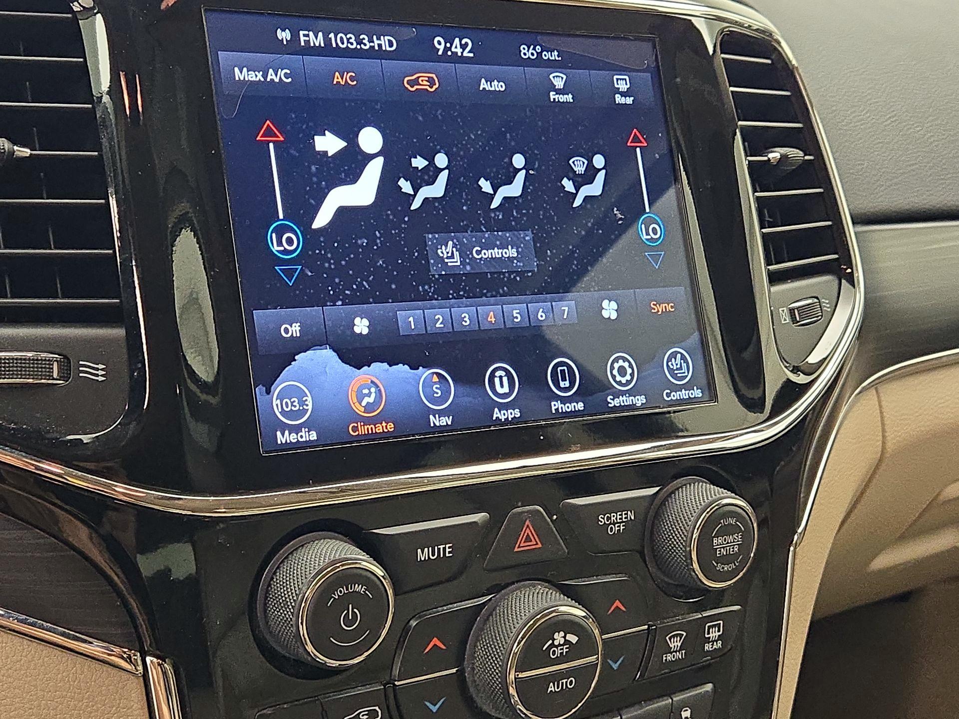 Thumbnail: 2020 Jeep Grand Cherokee - 17