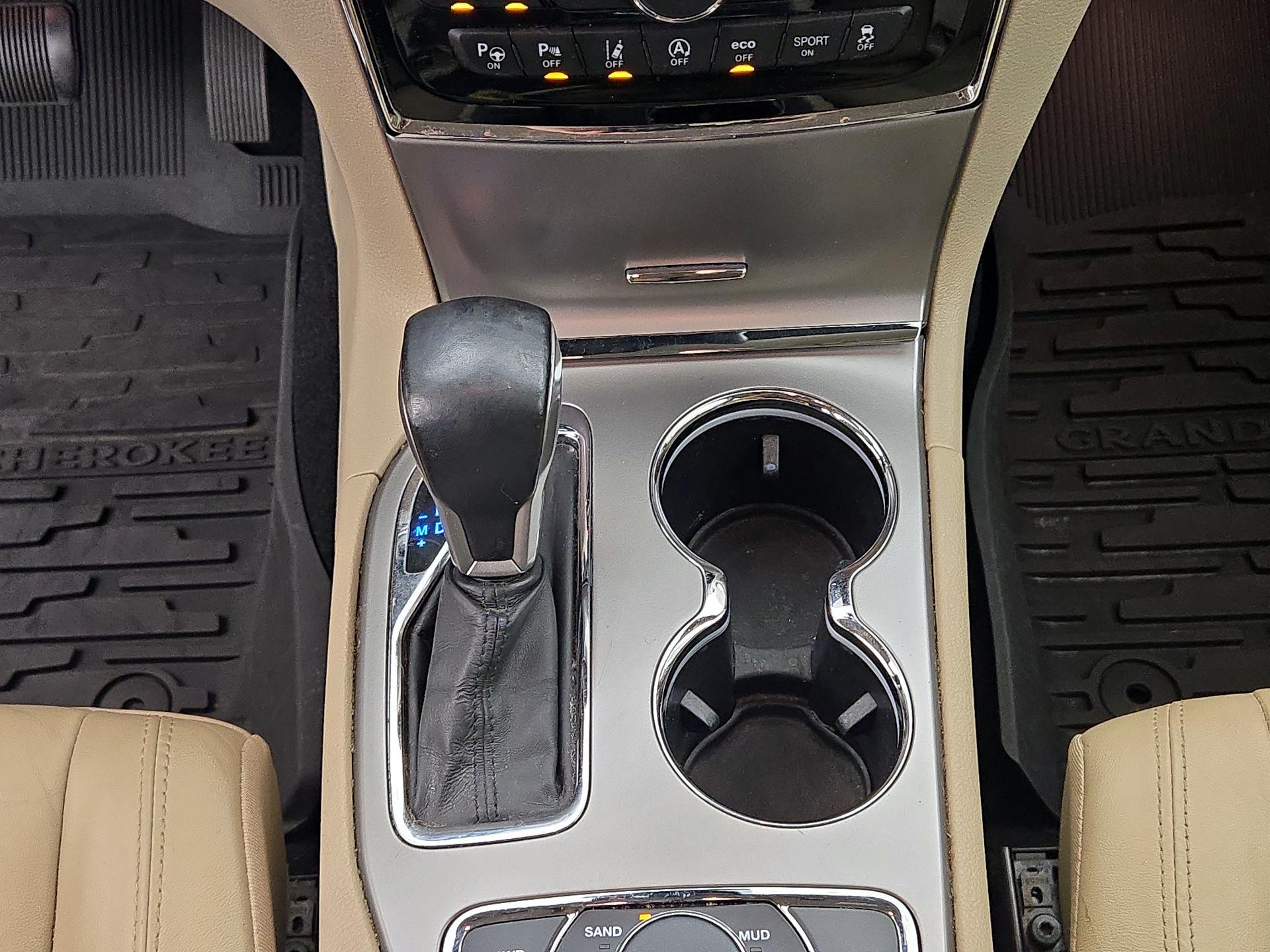 Thumbnail: 2020 Jeep Grand Cherokee - 18