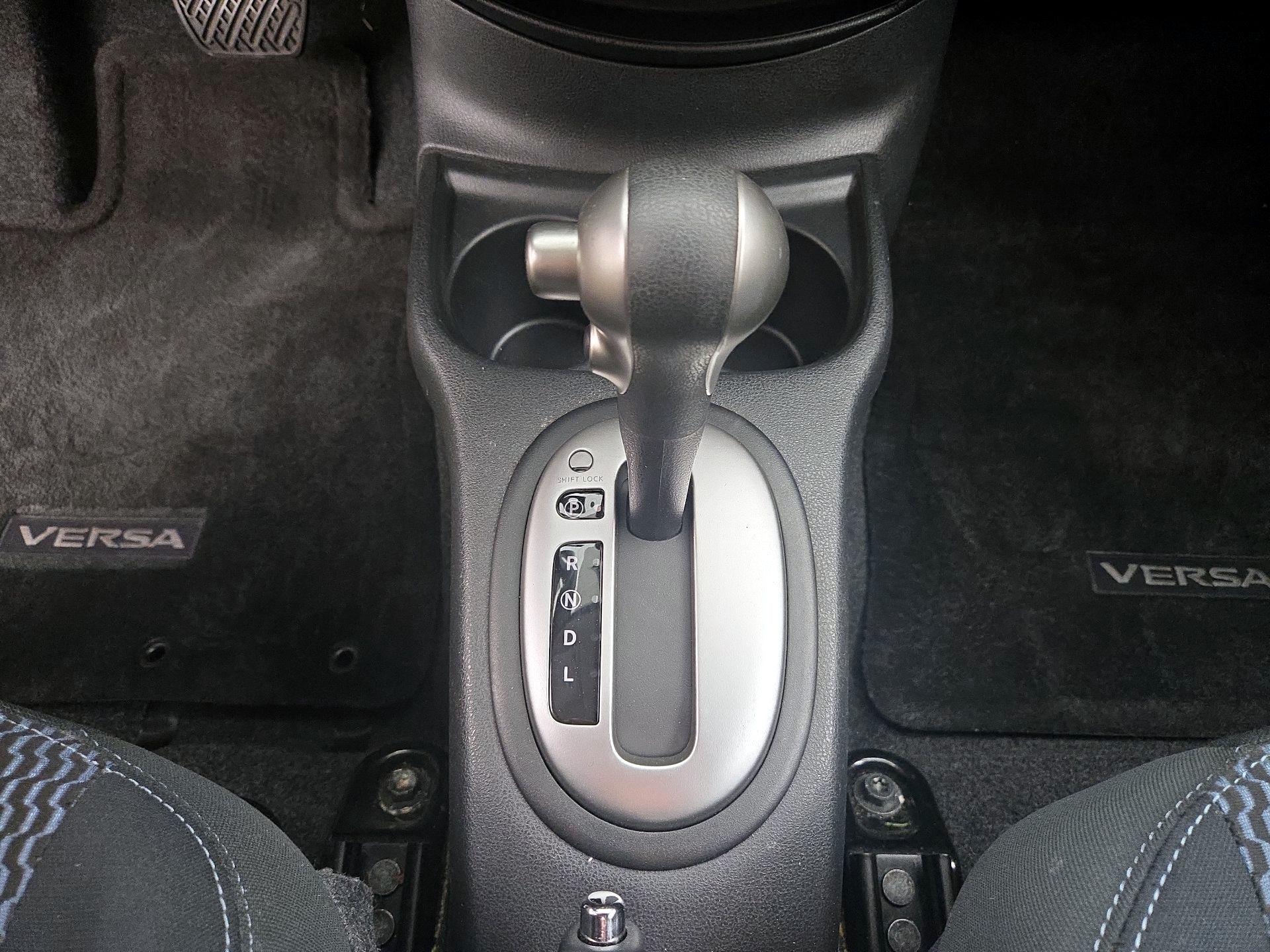 Thumbnail: 2015 Nissan Versa Note - 17