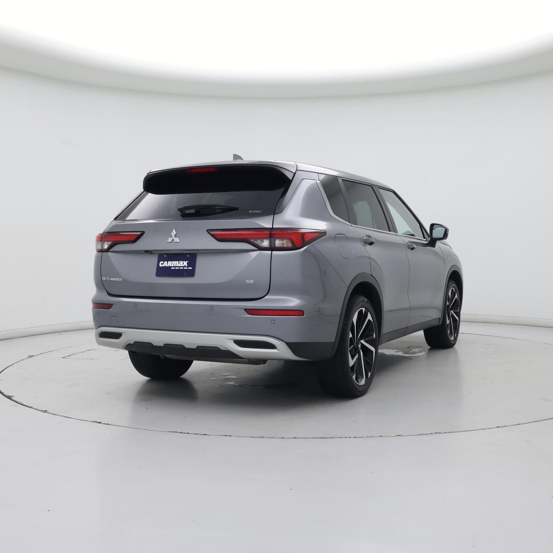 Thumbnail: 2023 Mitsubishi Outlander - 8