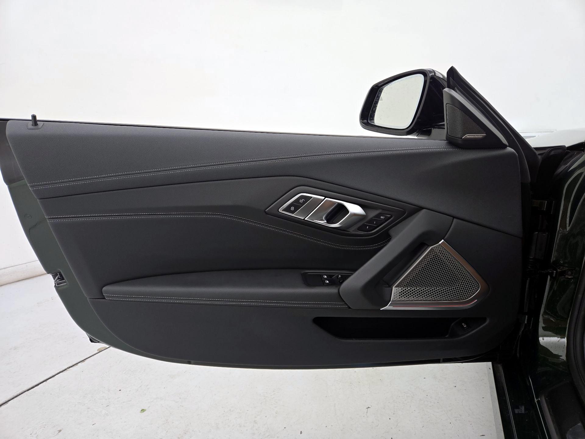 Thumbnail: 2025 BMW Z4 - 12