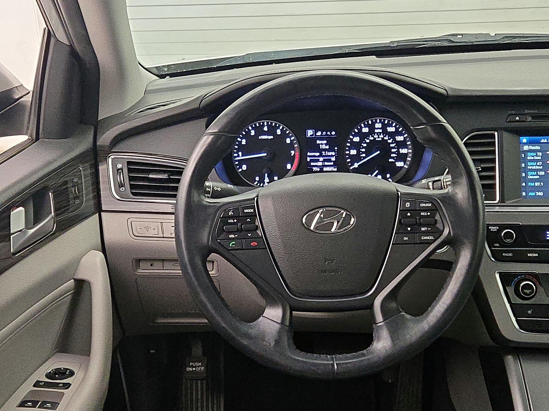 Thumbnail: 2017 Hyundai Sonata - 10
