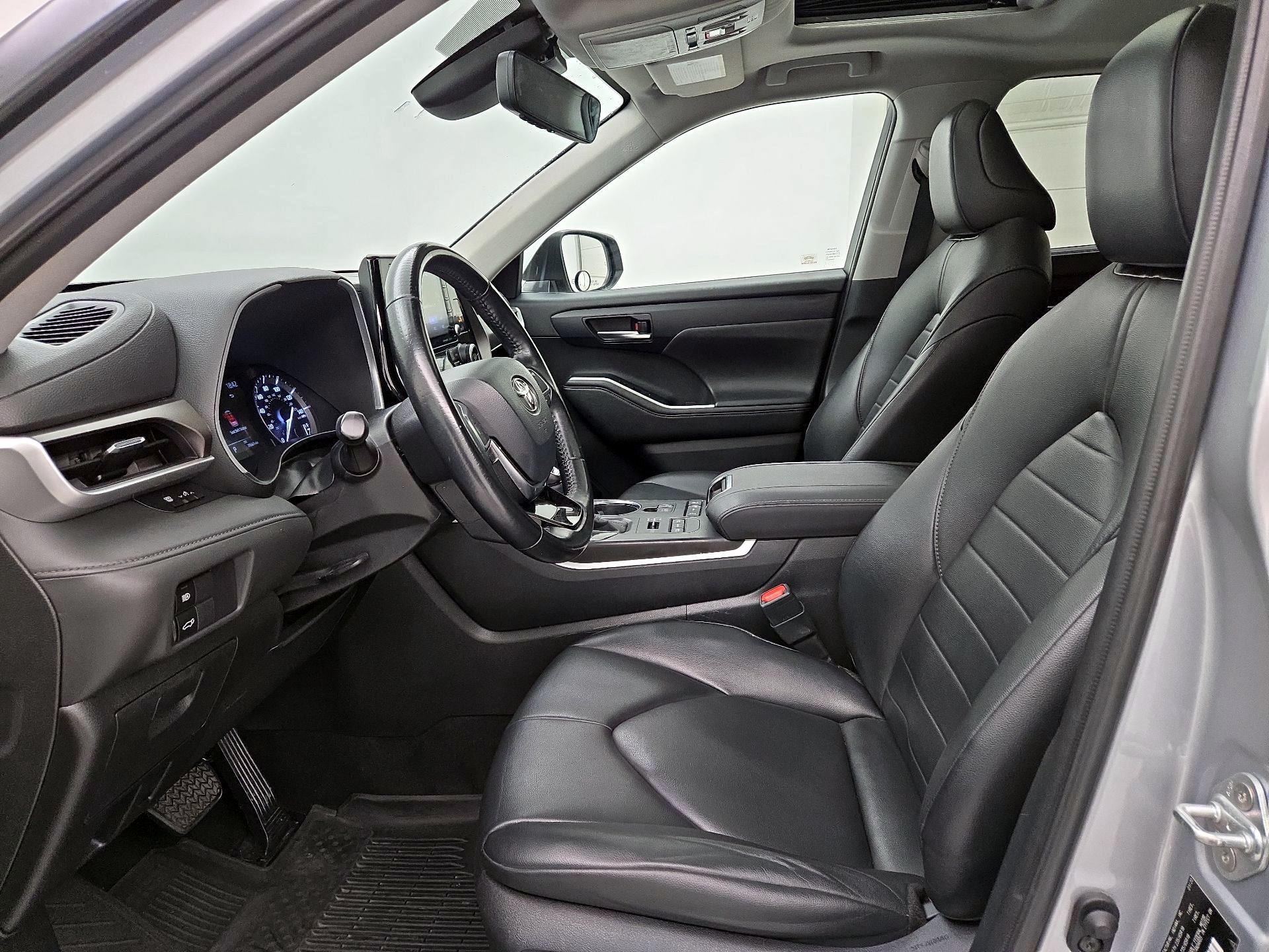 Thumbnail: 2020 Toyota Highlander - 11