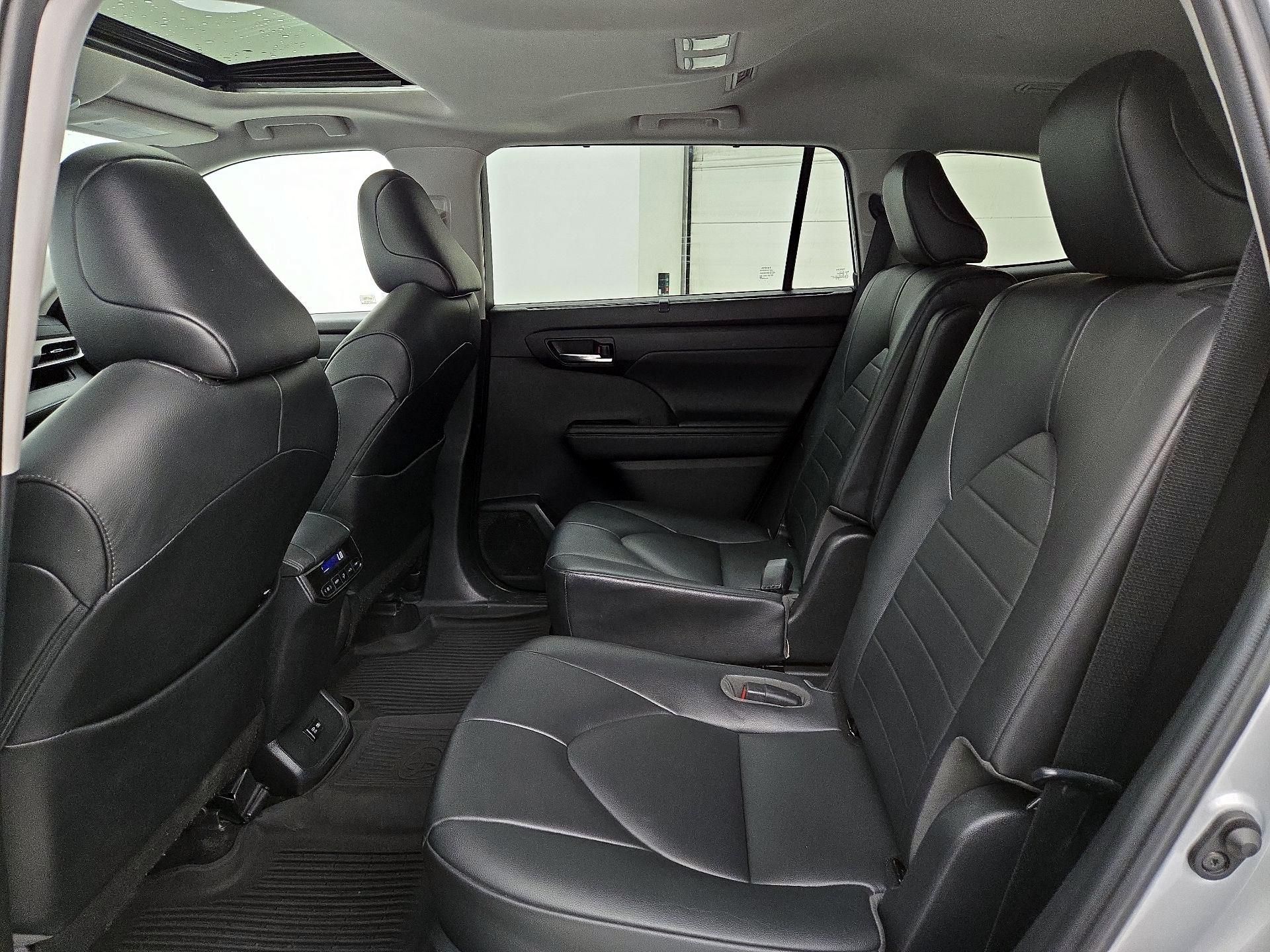 Thumbnail: 2020 Toyota Highlander - 20