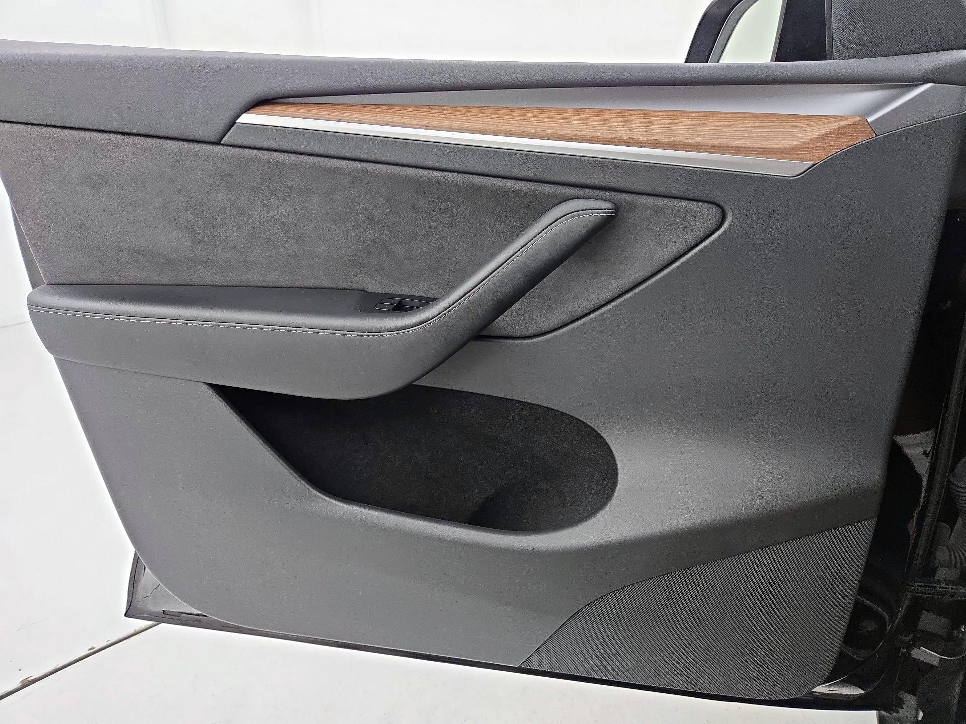 Thumbnail: 2023 Tesla Model Y - 12