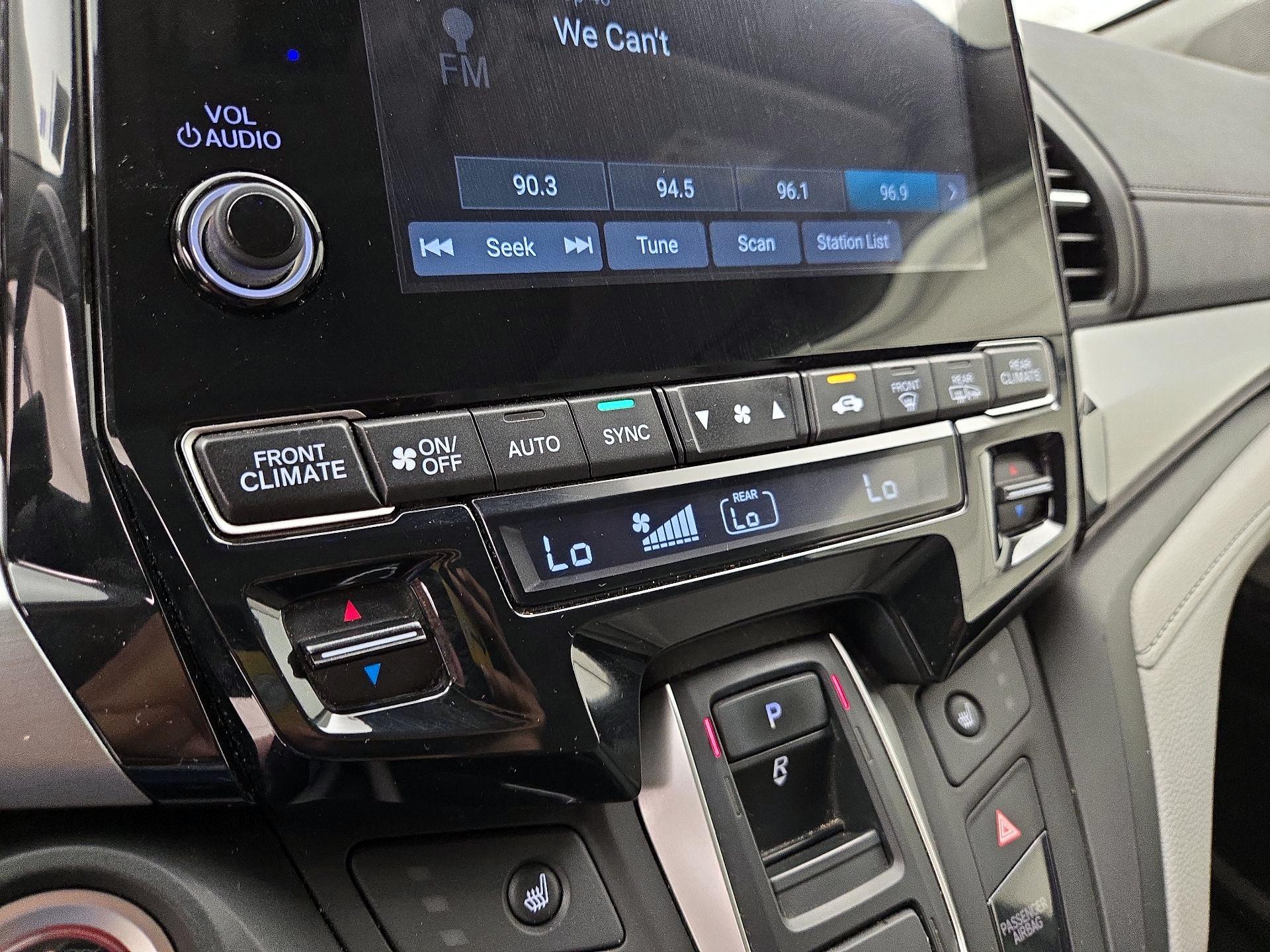 Thumbnail: 2019 Honda Odyssey - 17