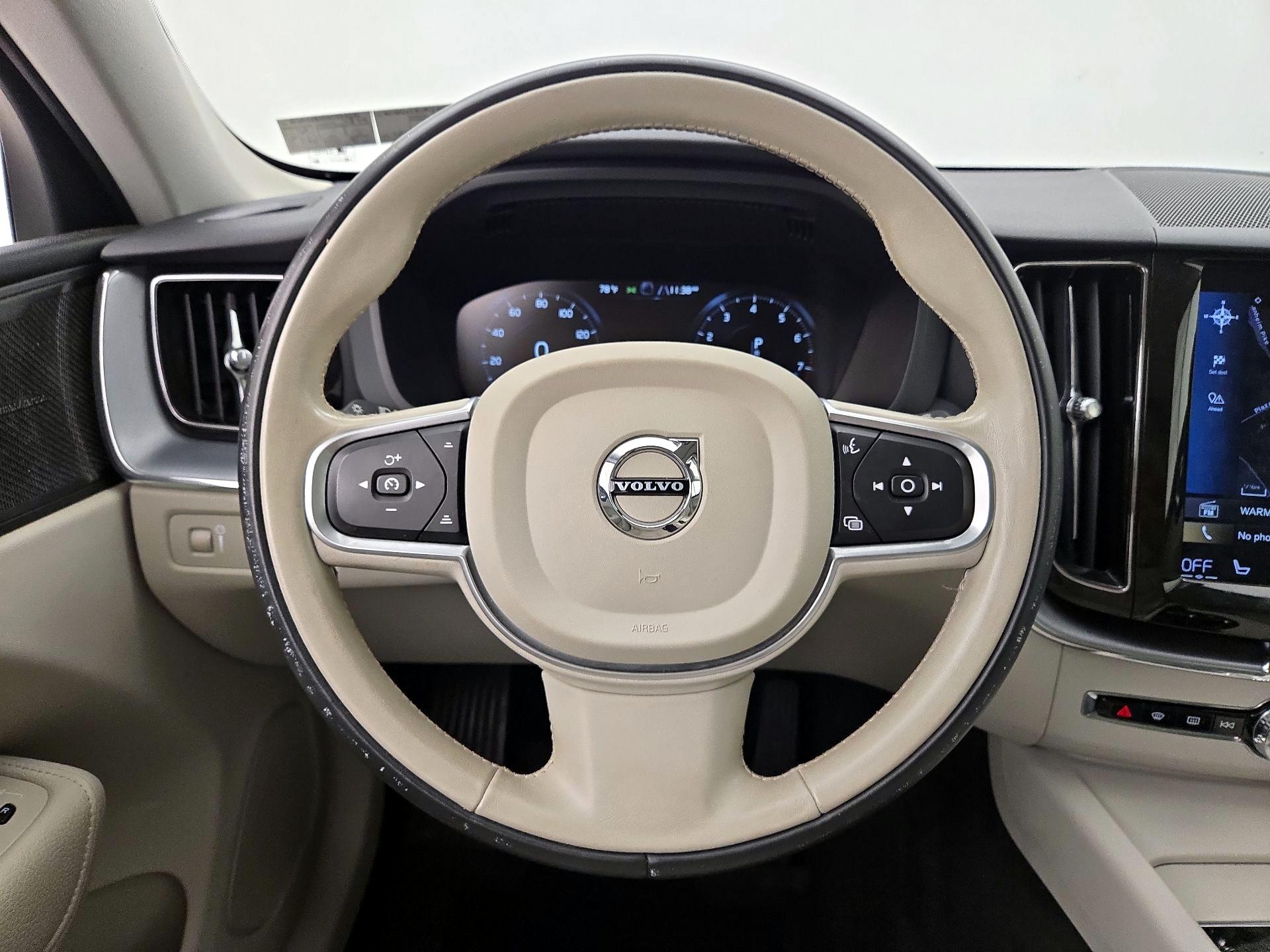Thumbnail: 2019 Volvo XC60 - 10