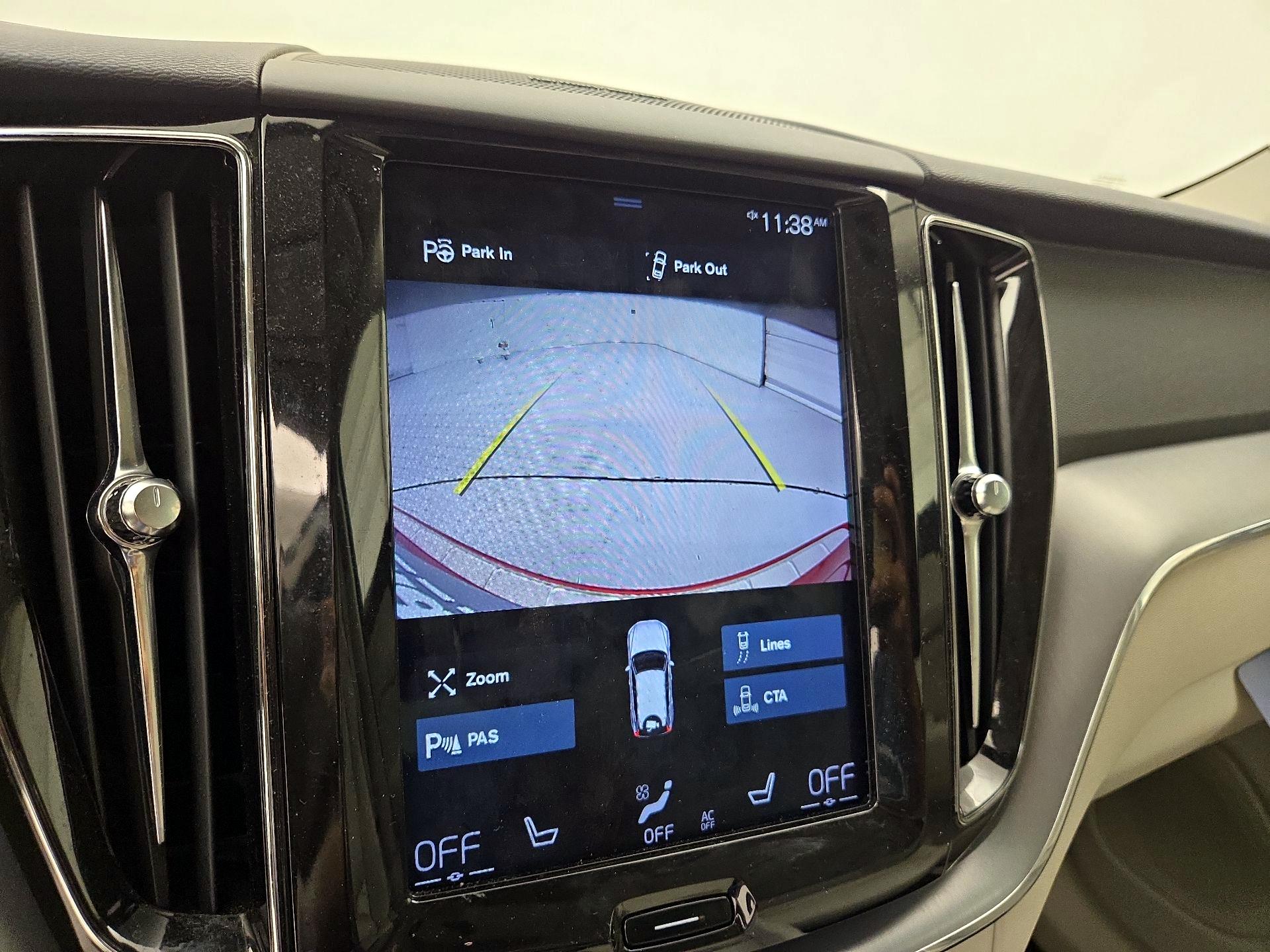 Thumbnail: 2019 Volvo XC60 - 15