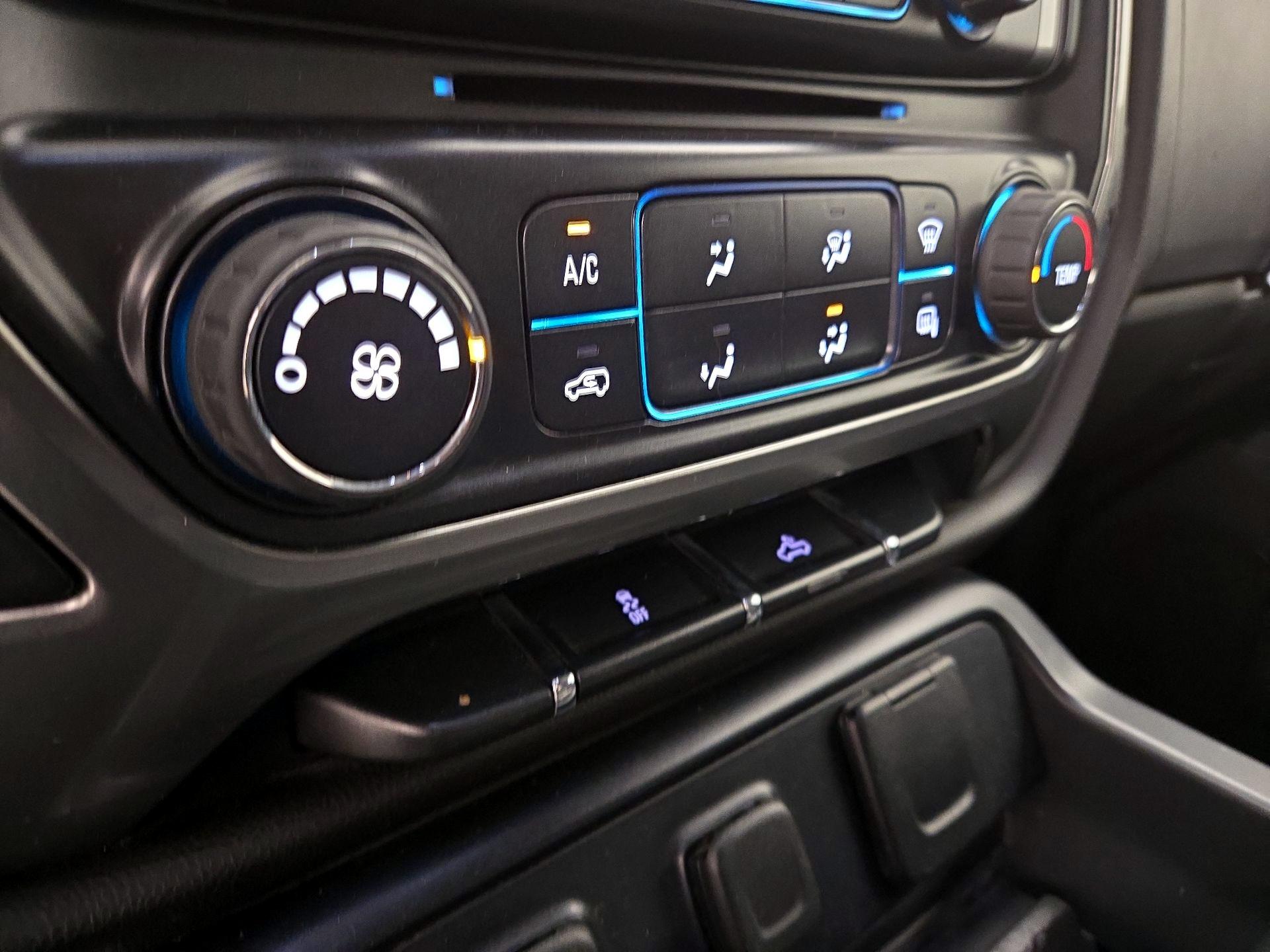 Thumbnail: 2015 Chevrolet Silverado 1500 - 15