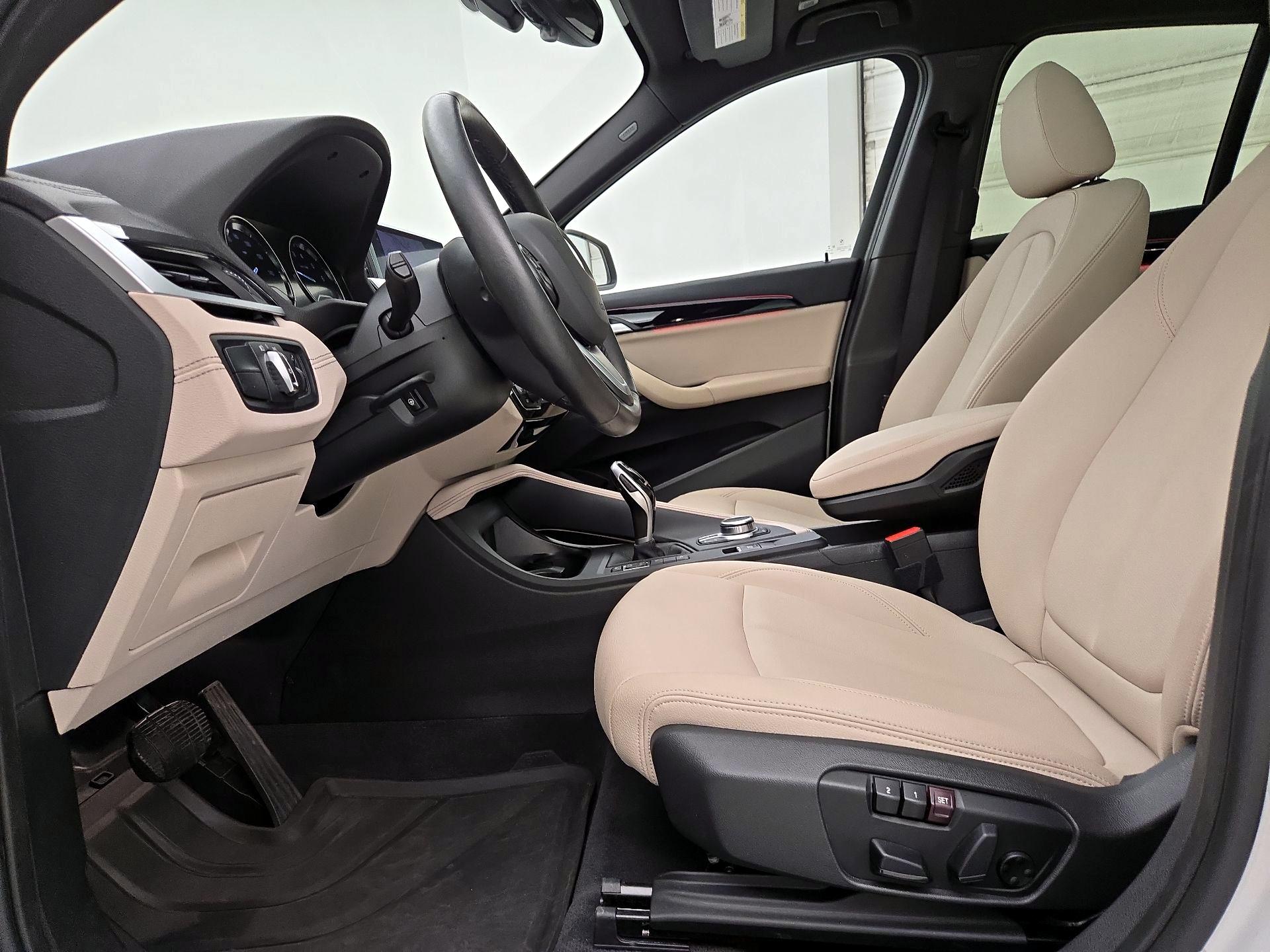 Thumbnail: 2022 BMW X1 - 11