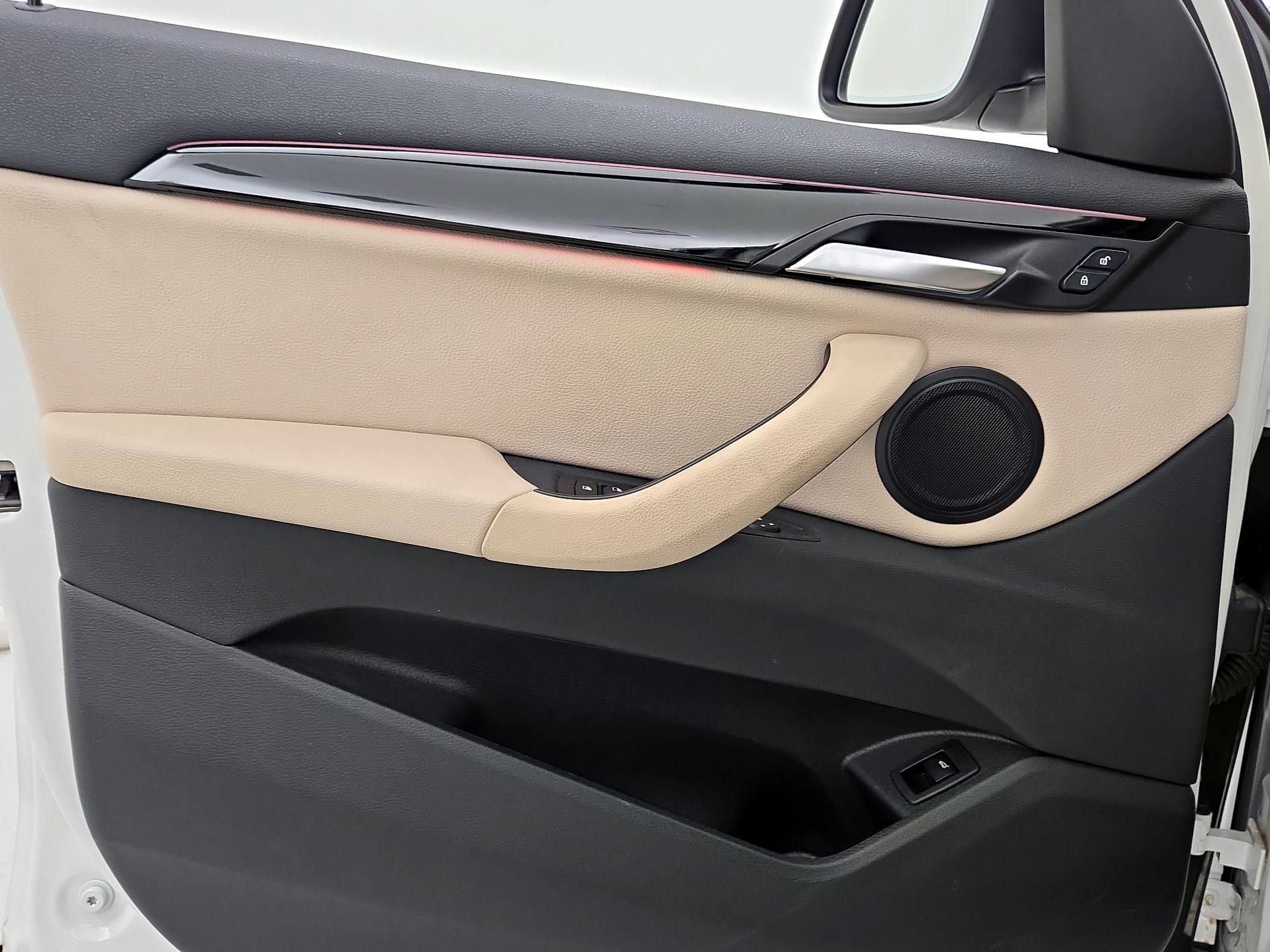 Thumbnail: 2022 BMW X1 - 12