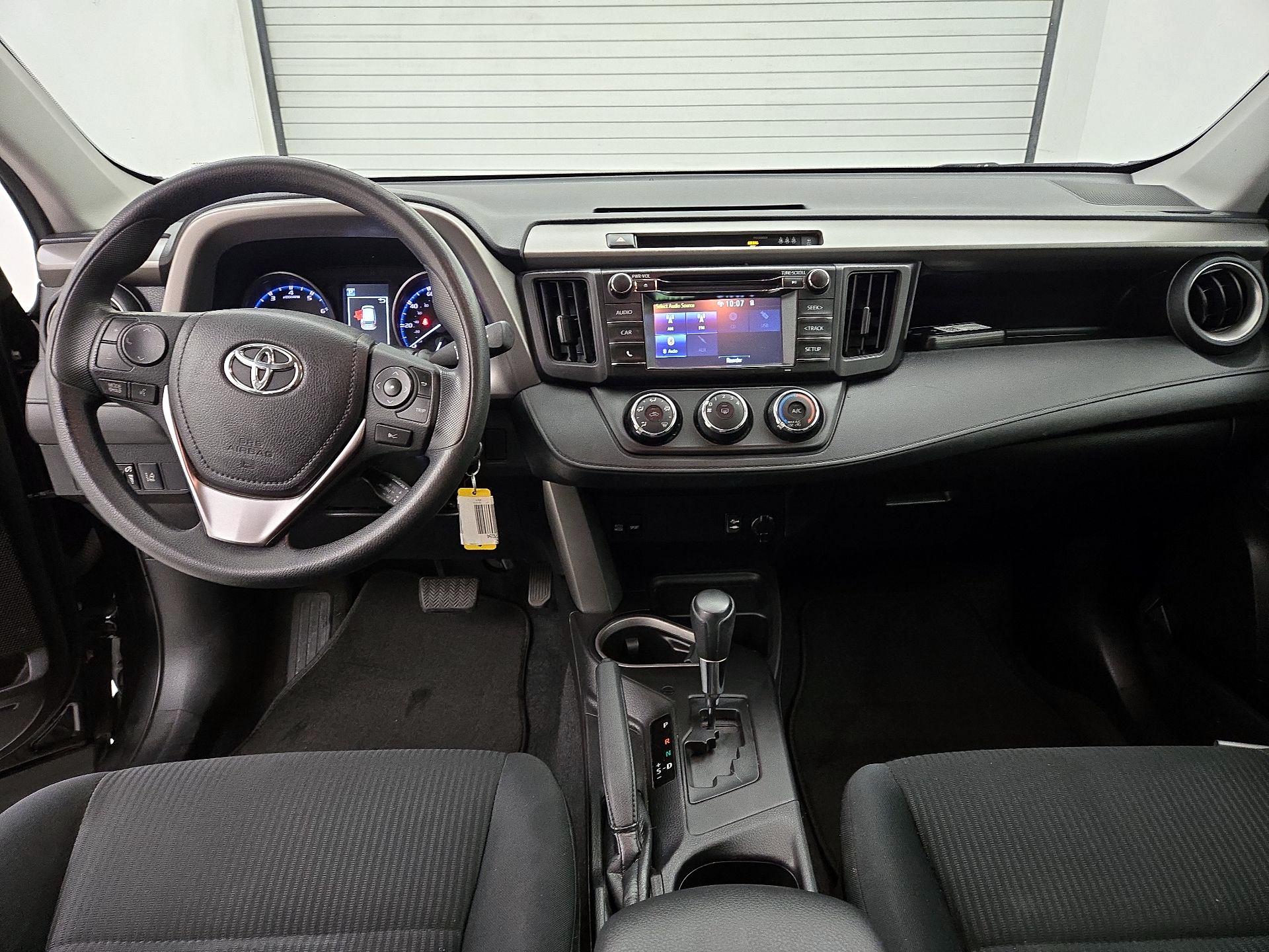 Thumbnail: 2017 Toyota RAV4 - 9
