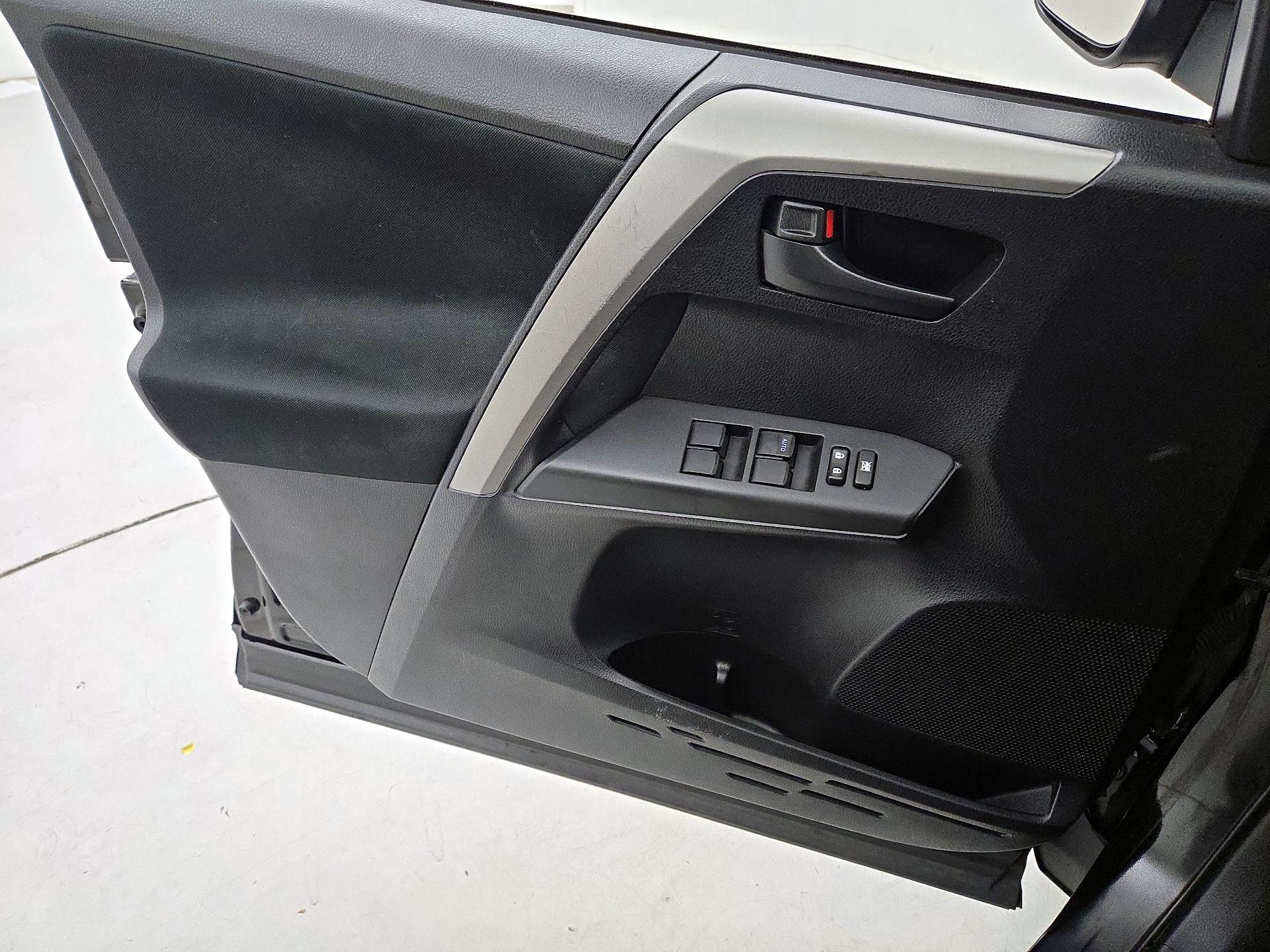 Thumbnail: 2017 Toyota RAV4 - 12