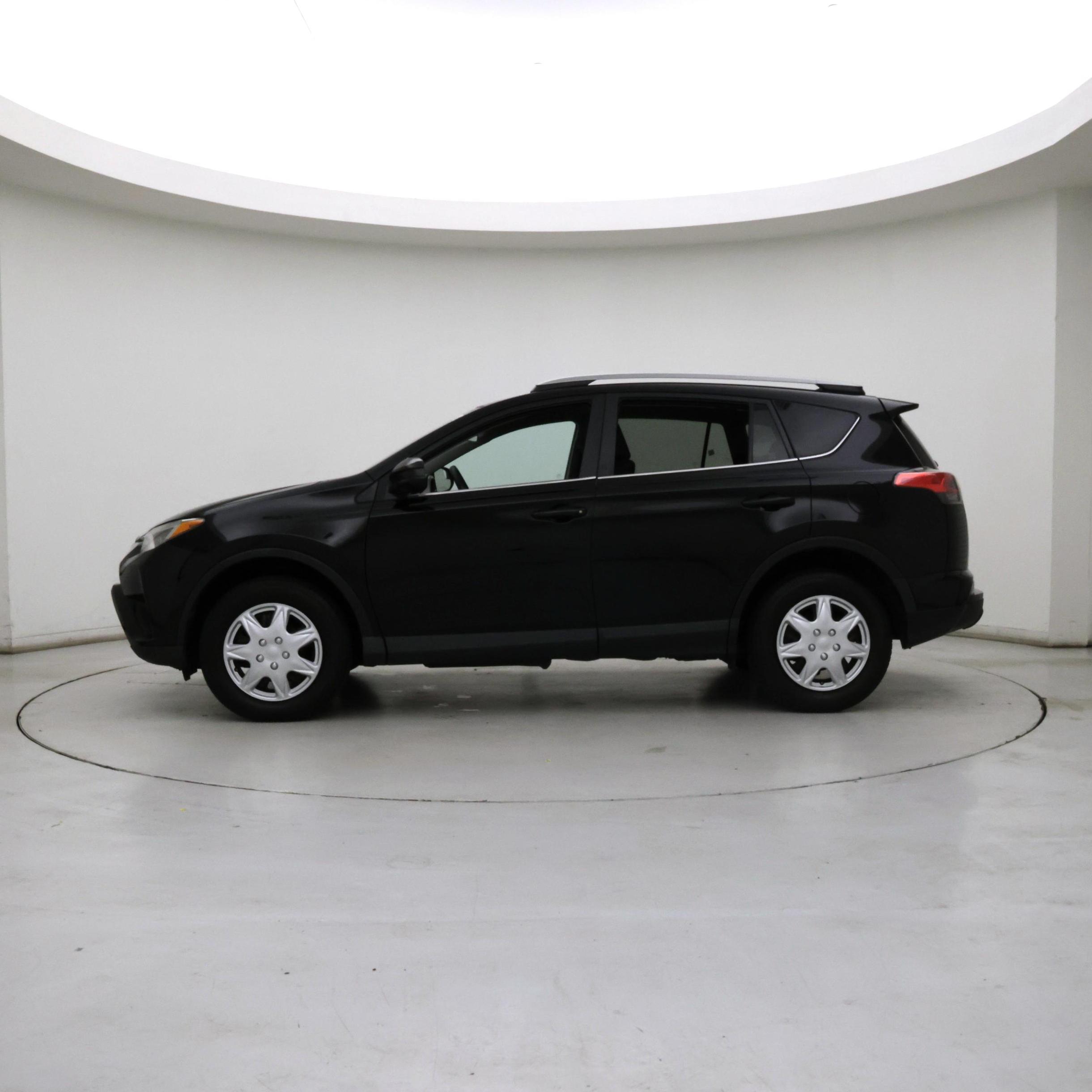 Thumbnail: 2017 Toyota RAV4 - 3