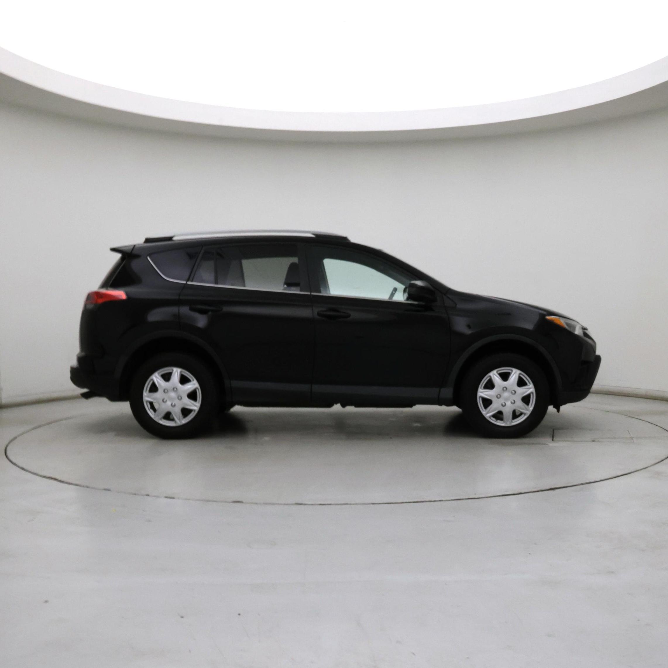 Thumbnail: 2017 Toyota RAV4 - 7