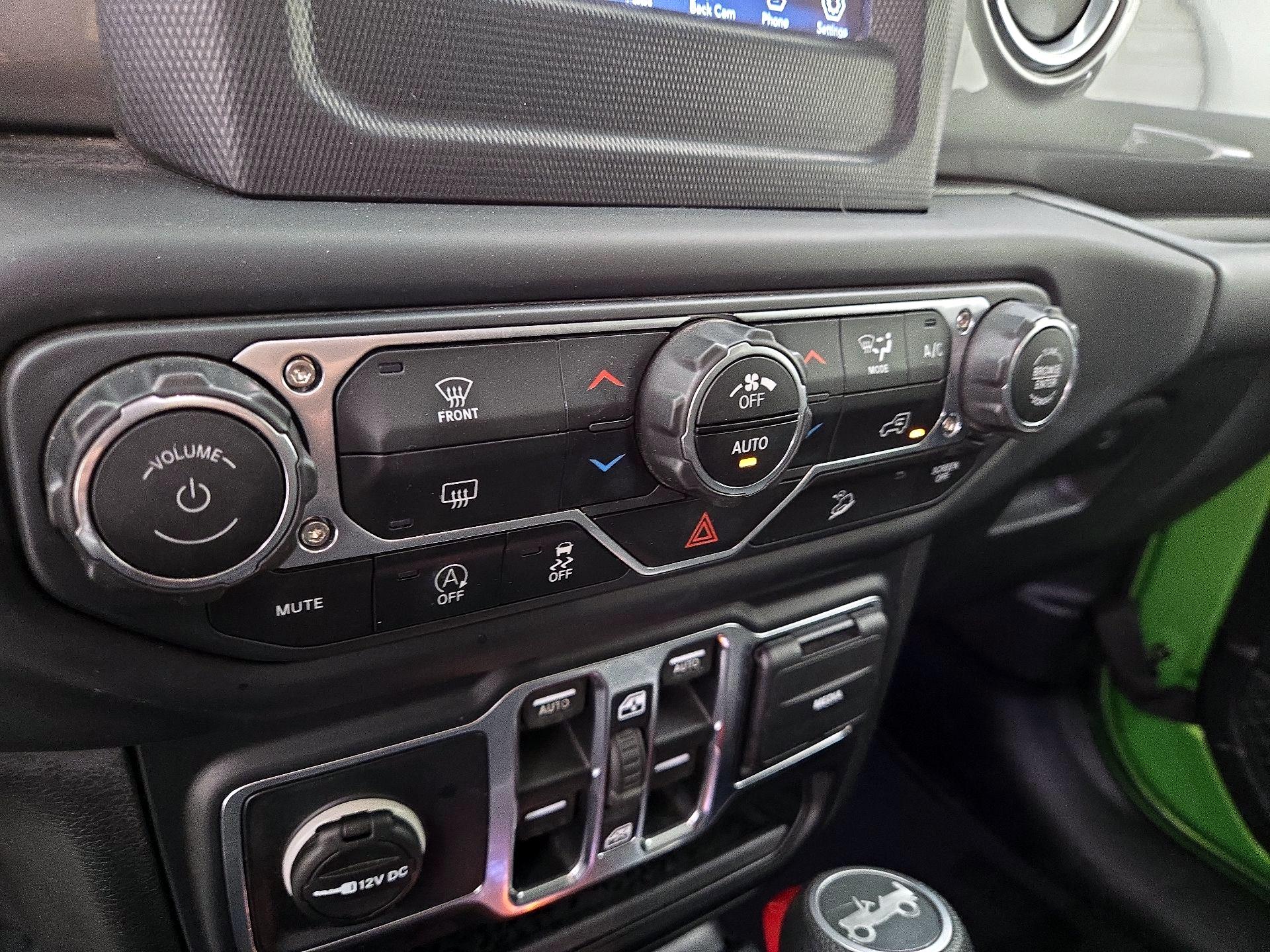 Thumbnail: 2019 Jeep Wrangler - 16
