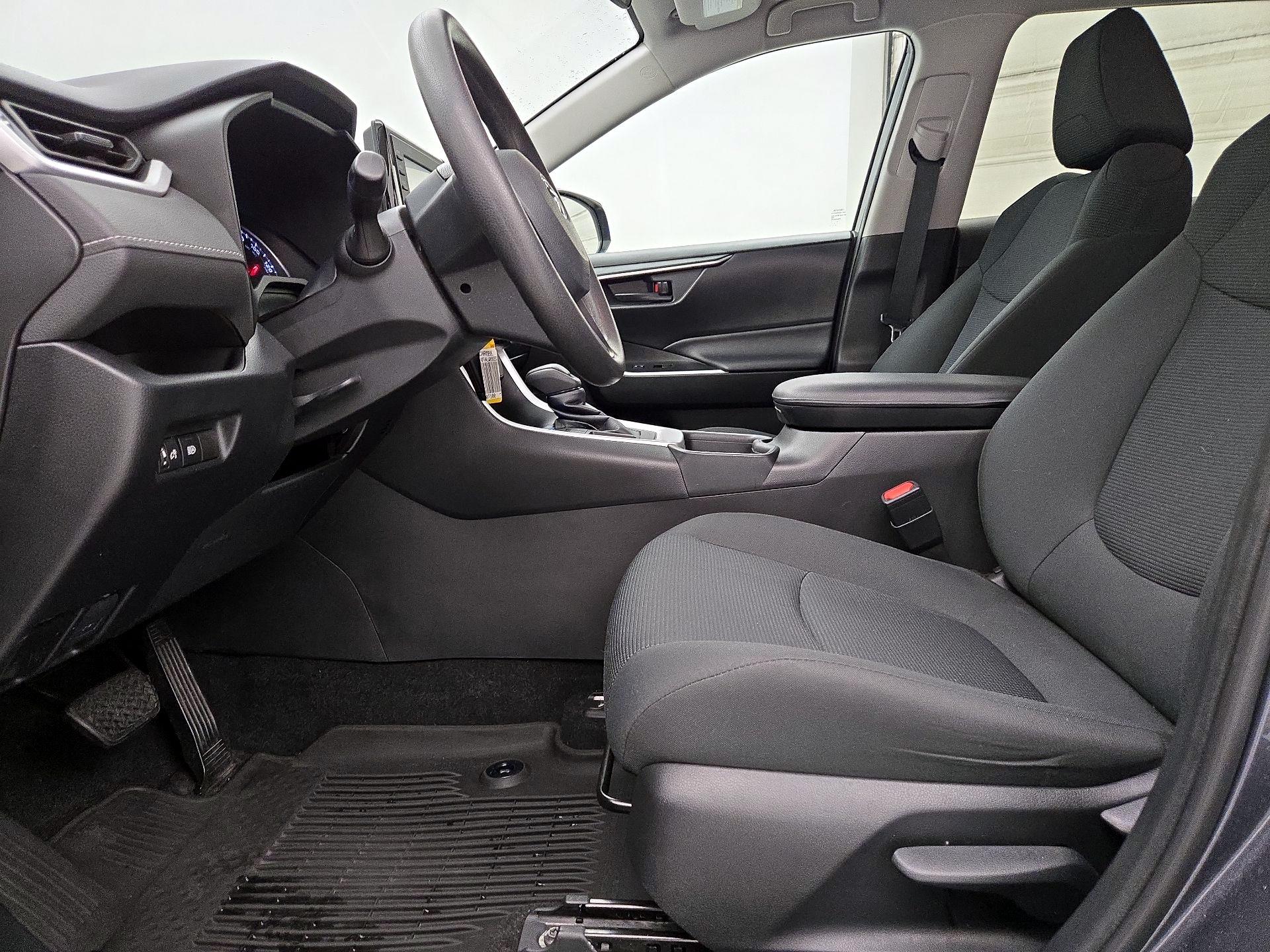 Thumbnail: 2020 Toyota RAV4 - 11
