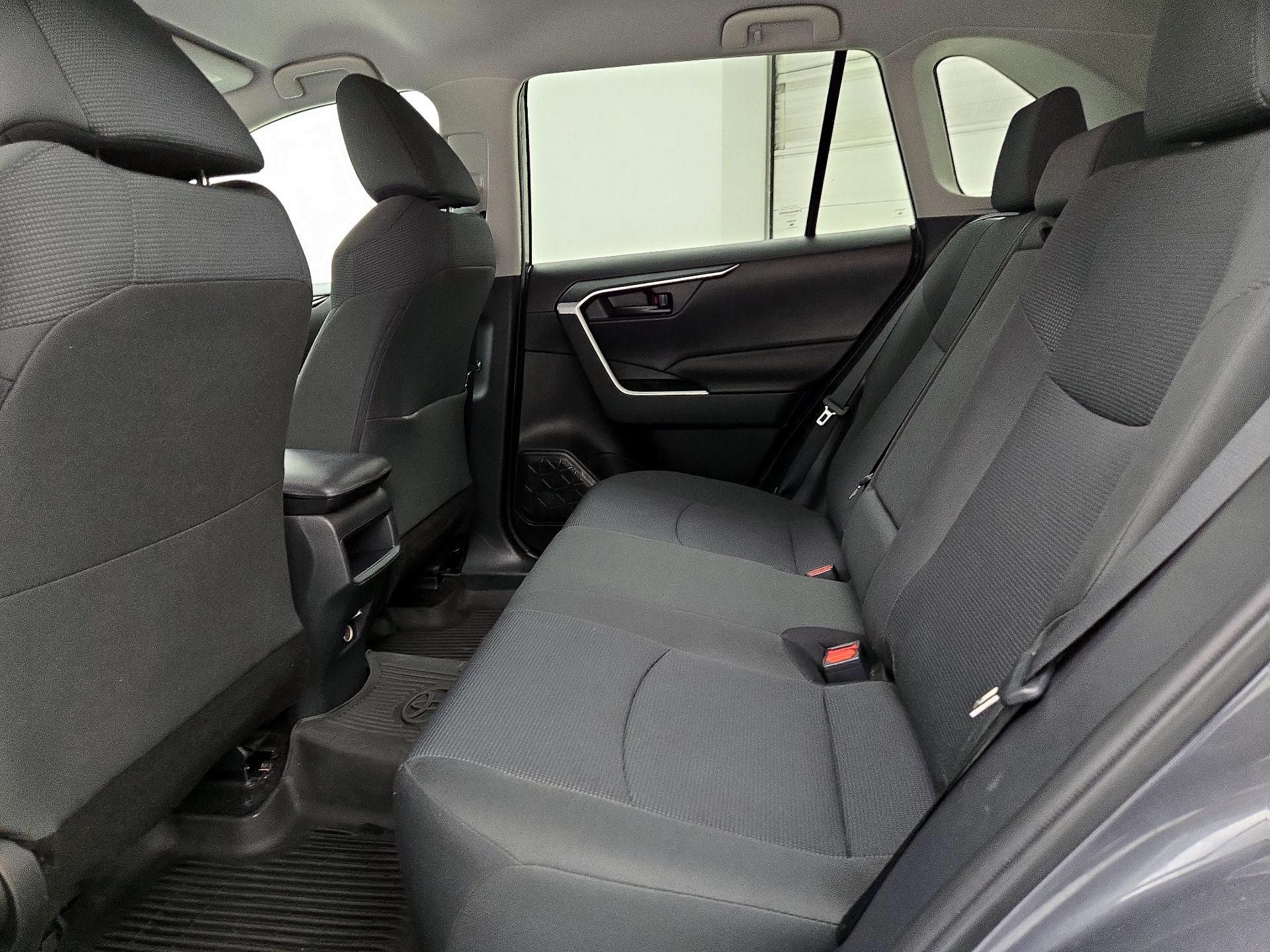 Thumbnail: 2020 Toyota RAV4 - 18