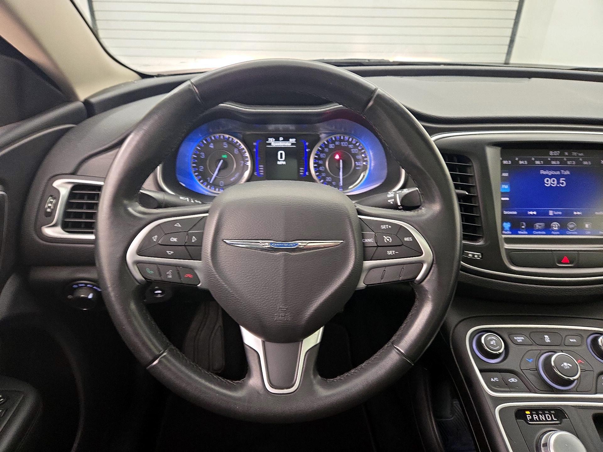 Thumbnail: 2016 Chrysler 200 - 10