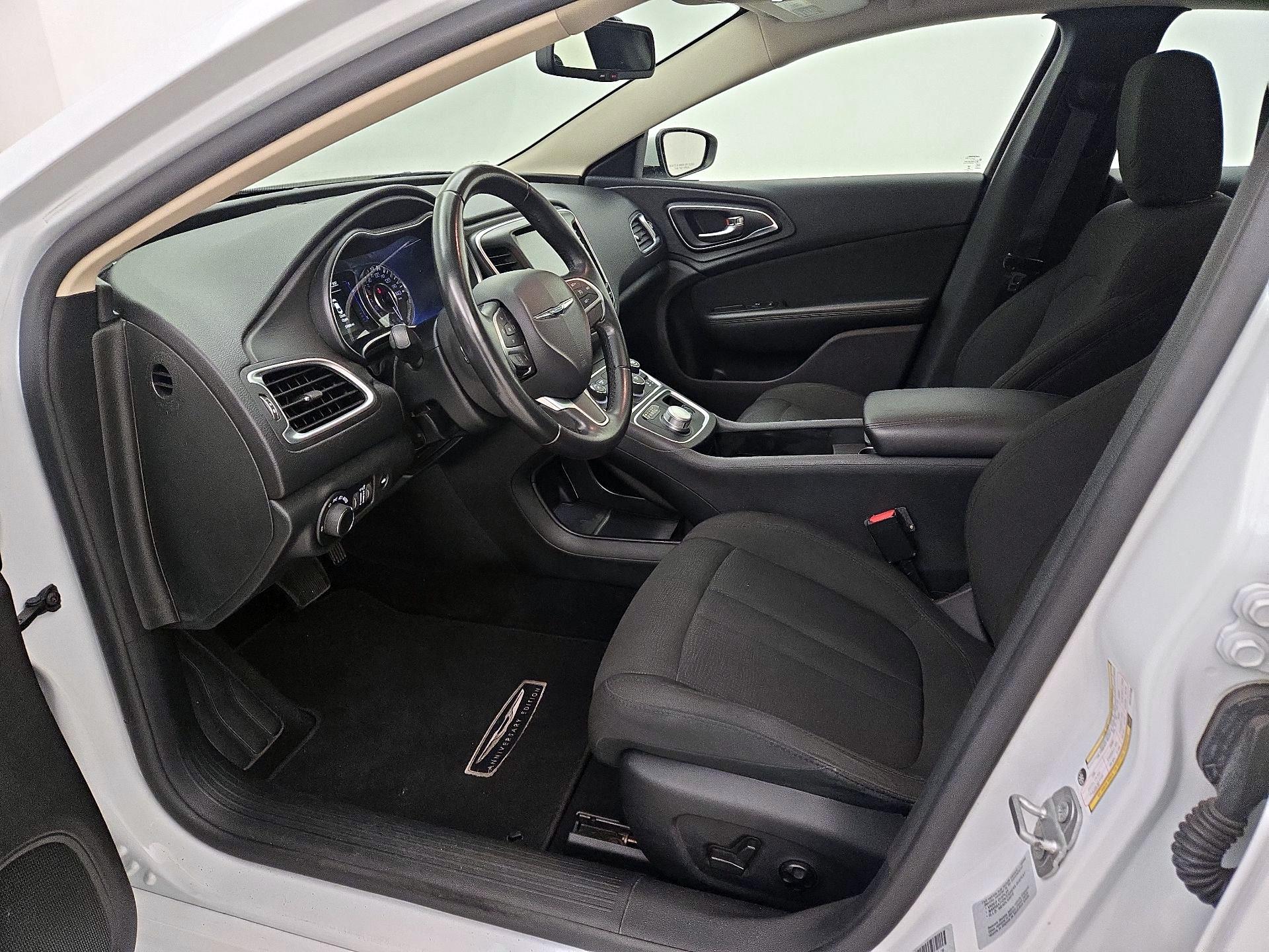 Thumbnail: 2016 Chrysler 200 - 11