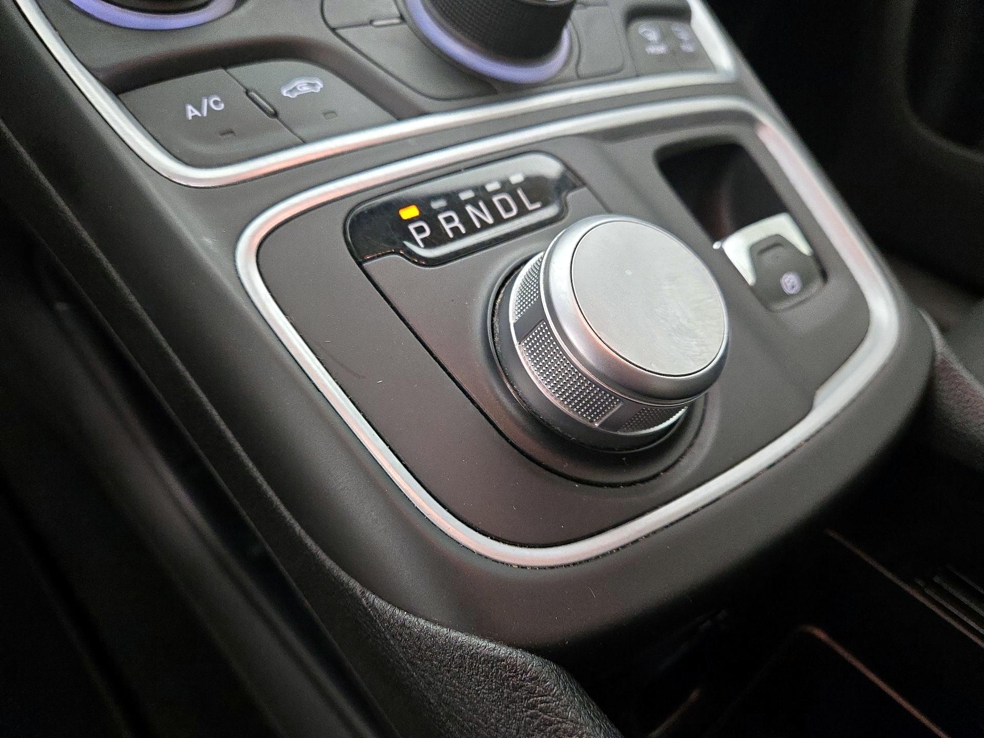 Thumbnail: 2016 Chrysler 200 - 17