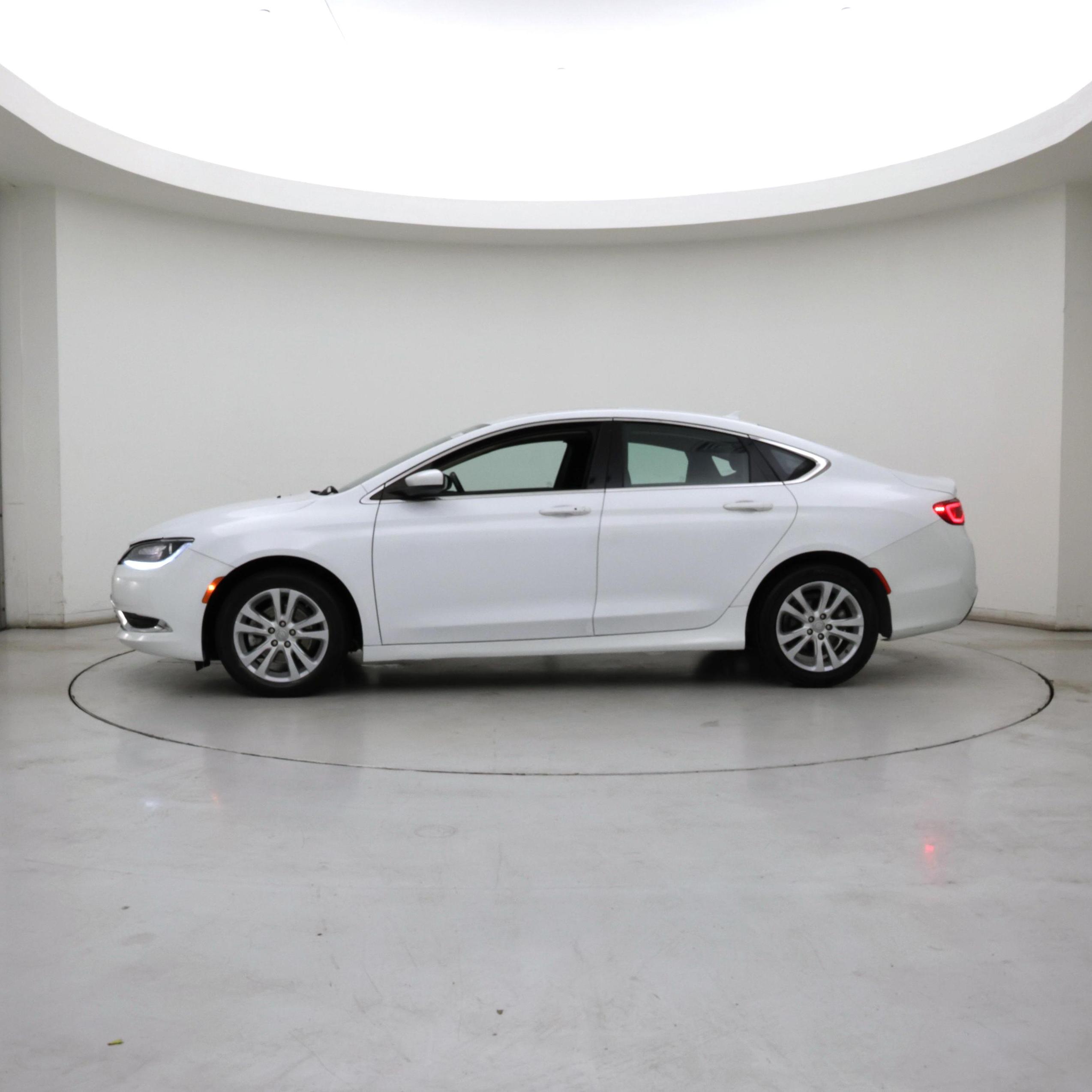 Thumbnail: 2016 Chrysler 200 - 3