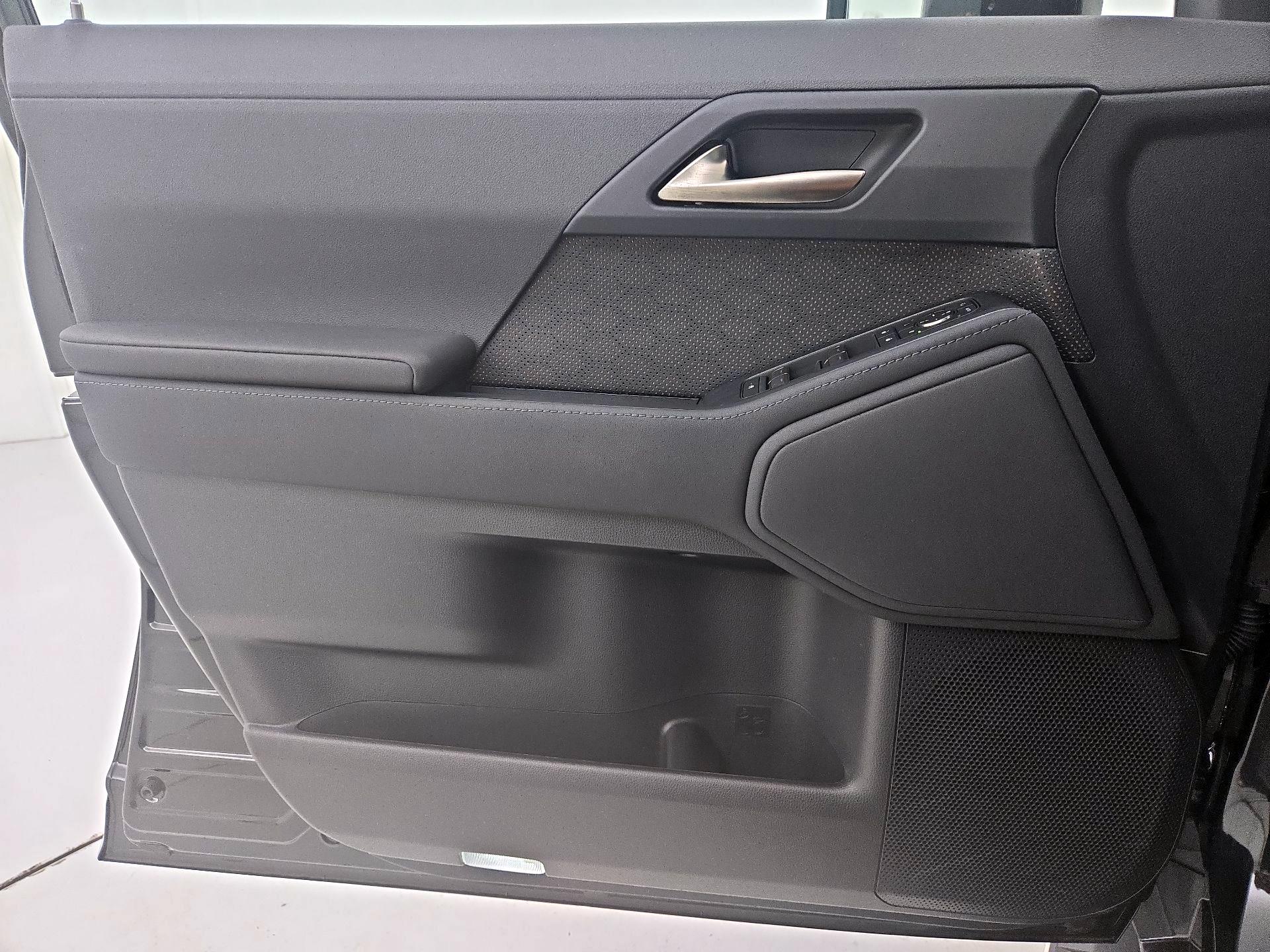 Thumbnail: 2025 Lexus GX - 12