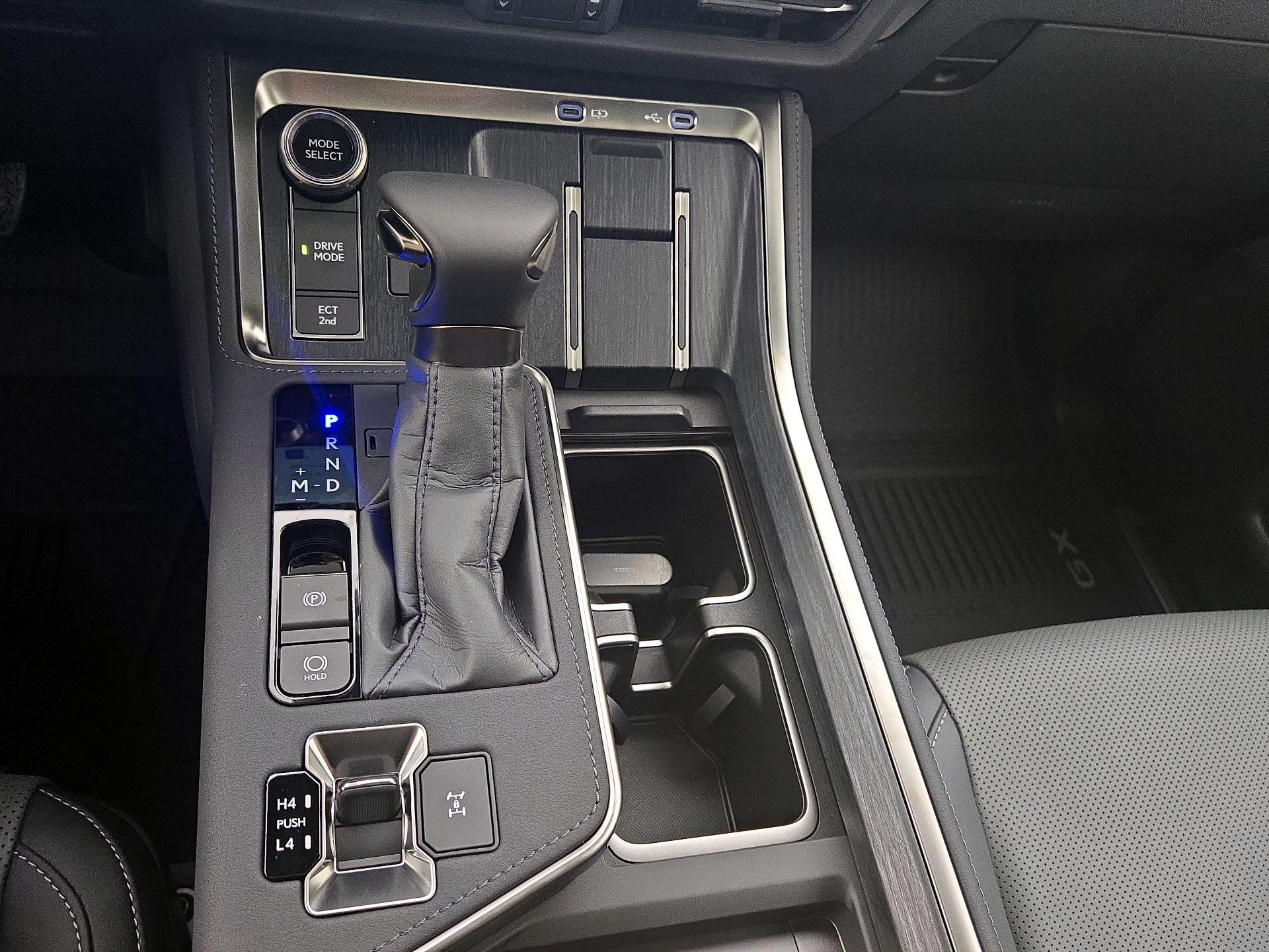 Thumbnail: 2025 Lexus GX - 17