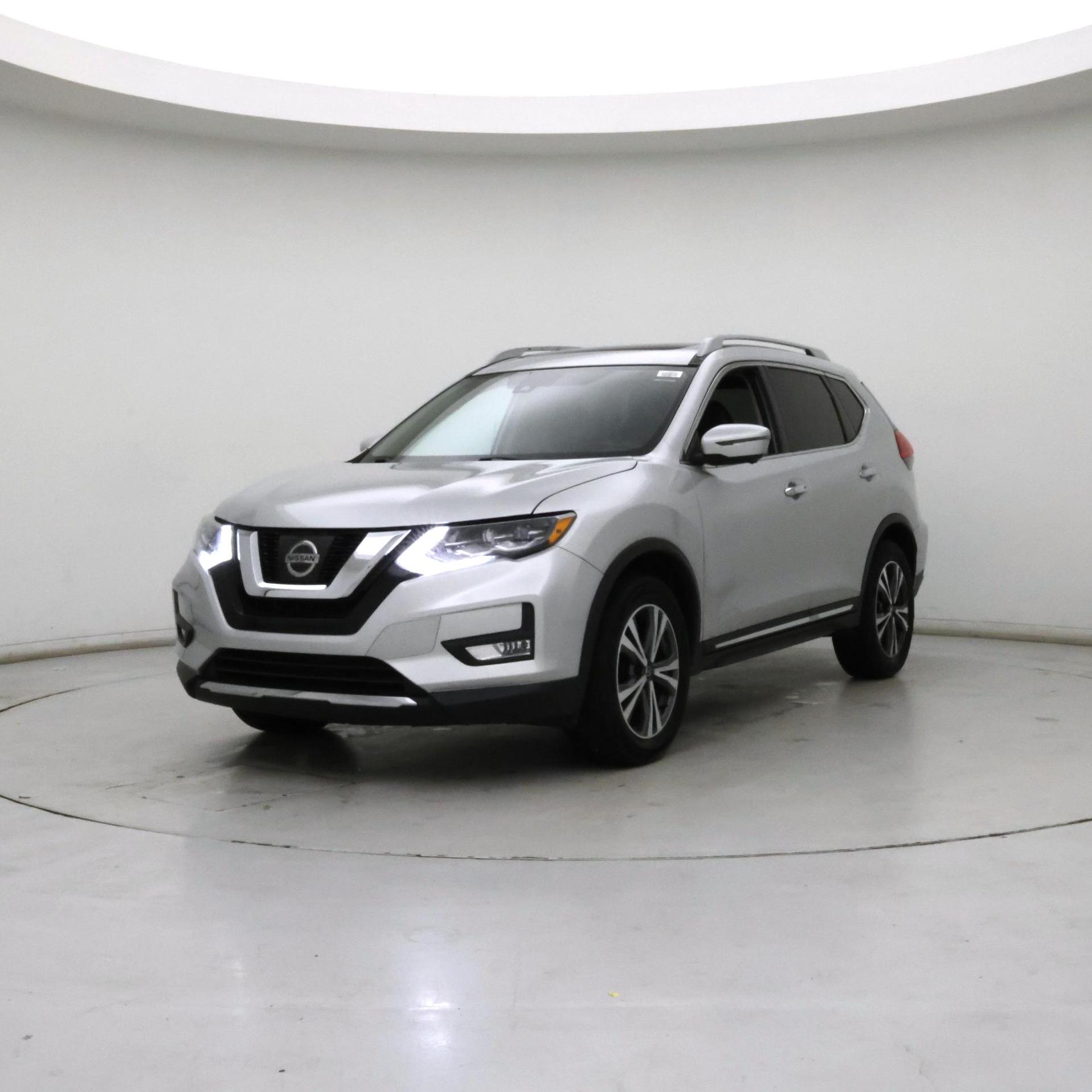 Thumbnail: 2017 Nissan Rogue - 4