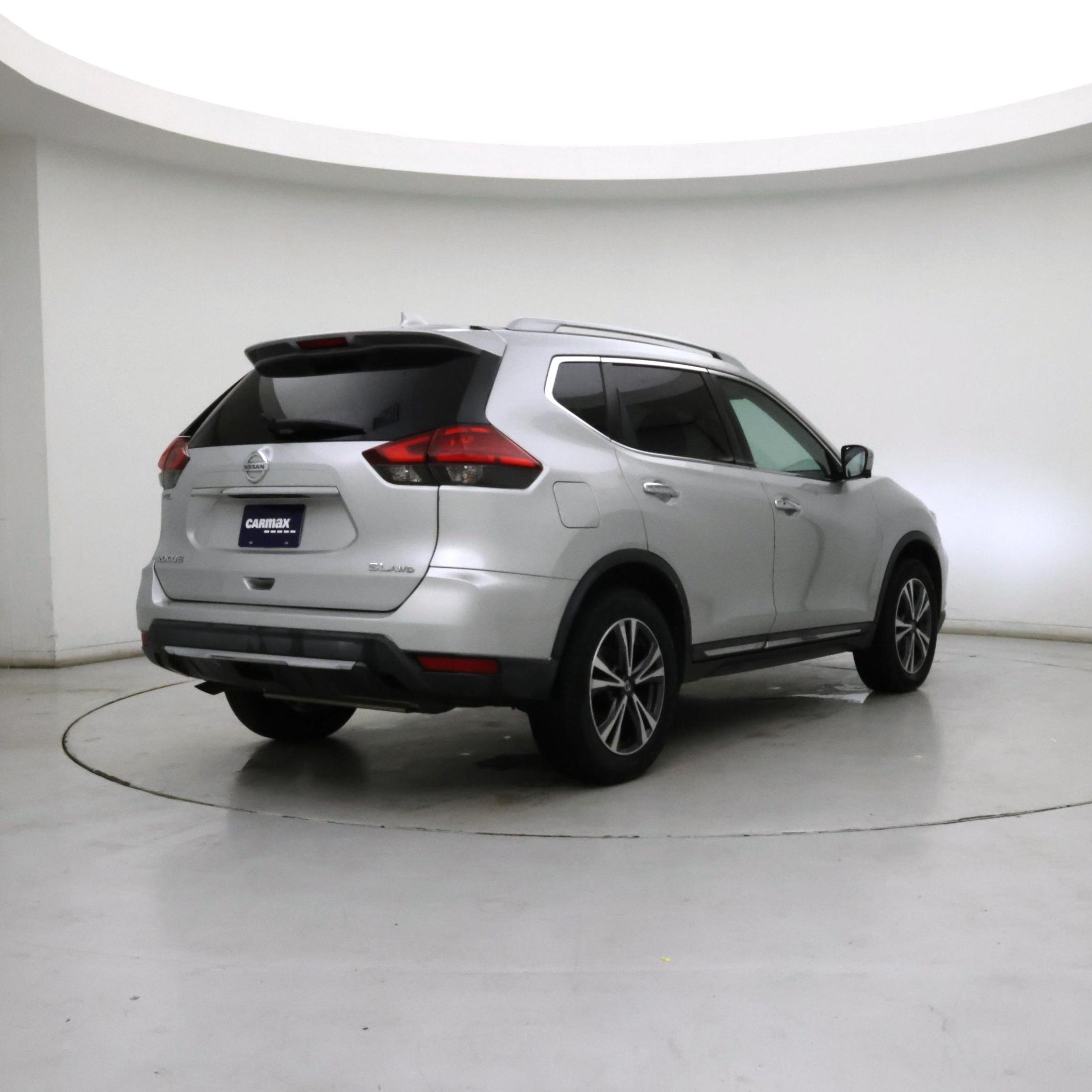 Thumbnail: 2017 Nissan Rogue - 8