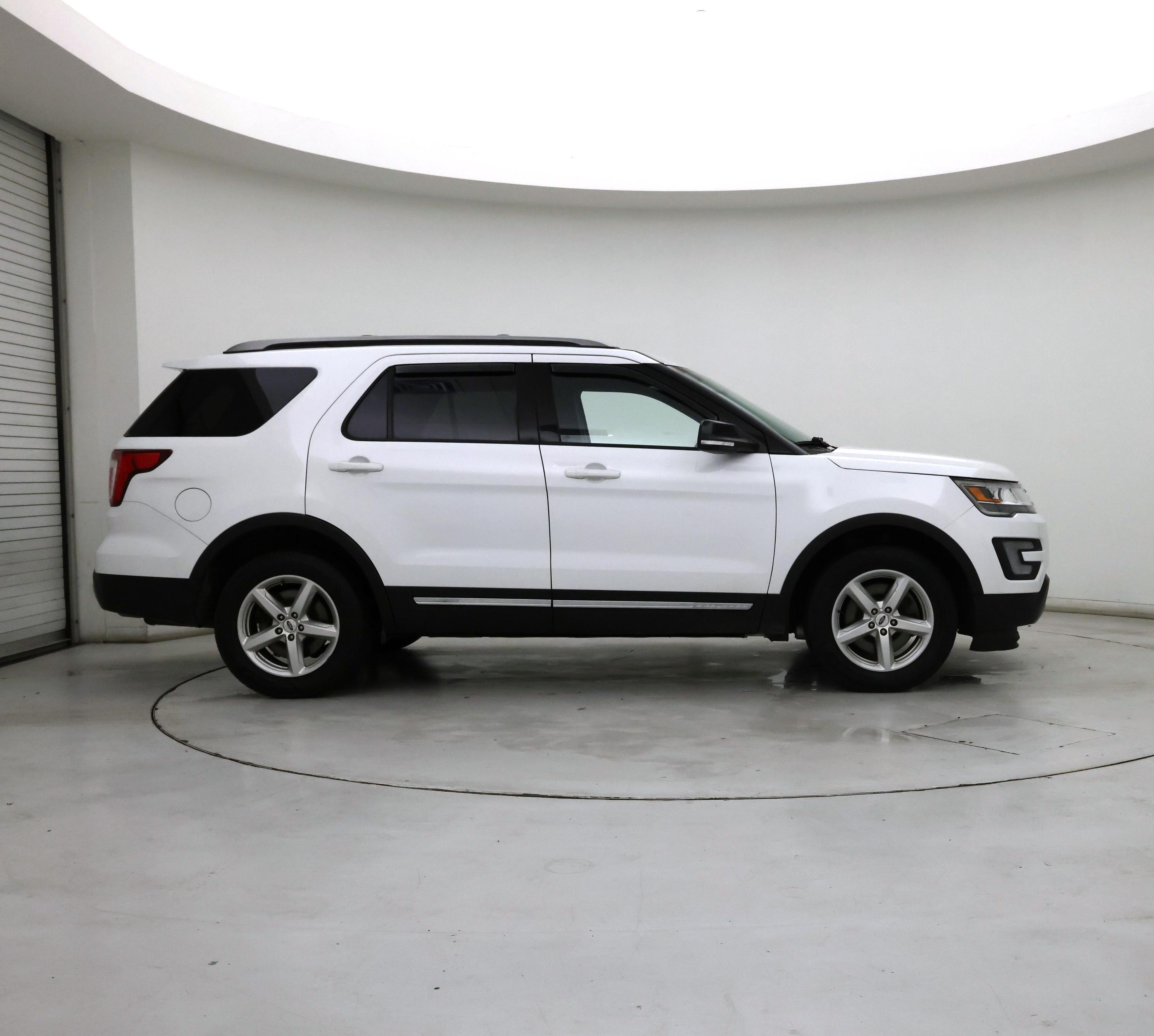 Thumbnail: 2017 Ford Explorer - 7
