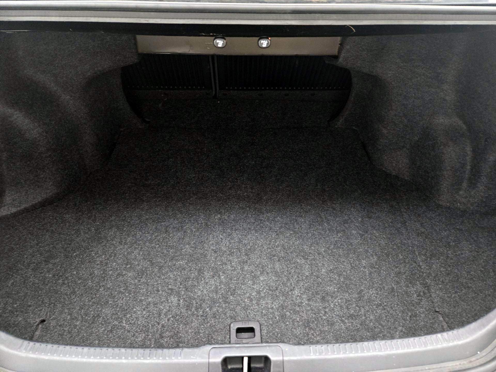 Thumbnail: 2015 Toyota Camry - 18
