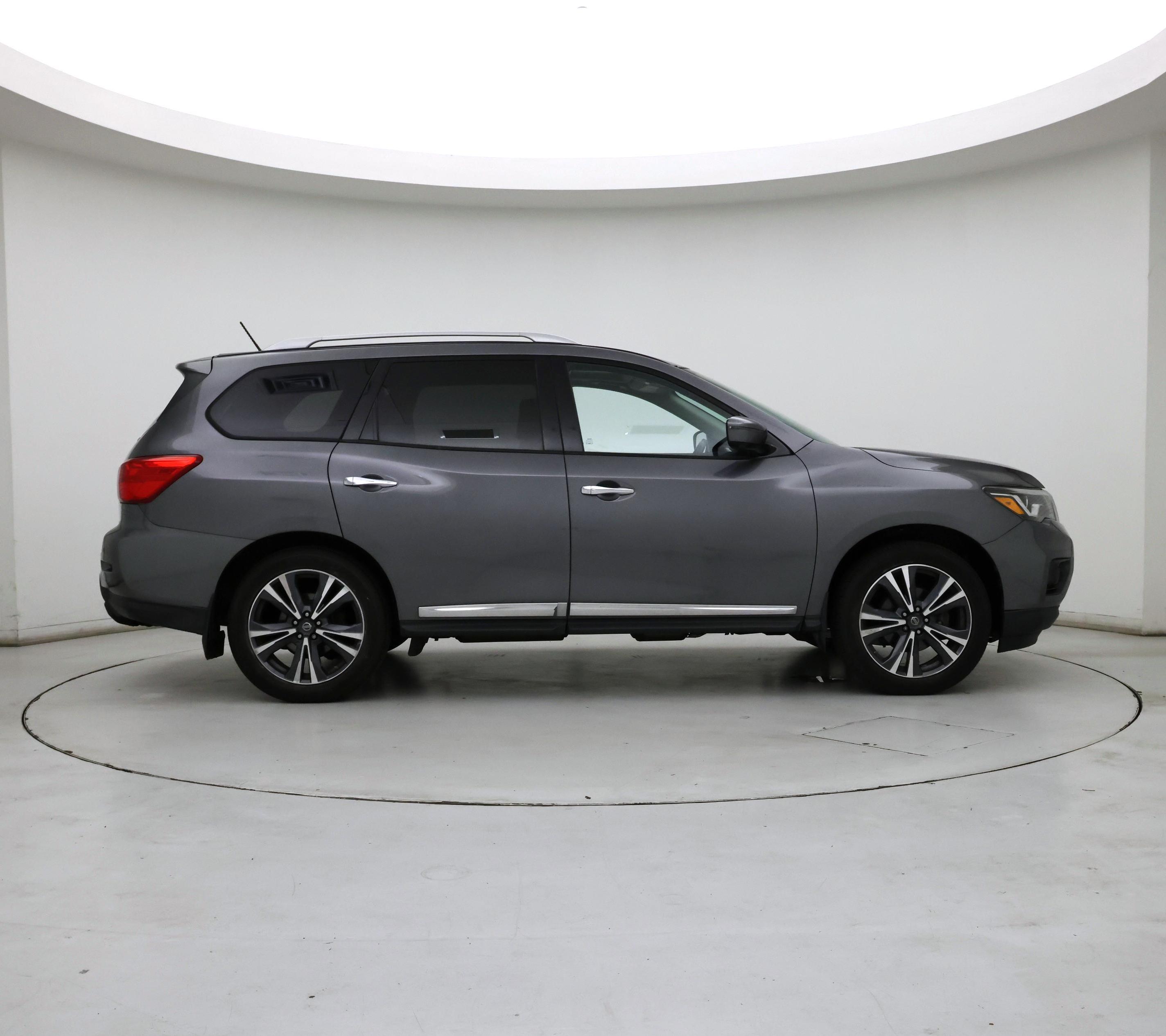 Thumbnail: 2017 Nissan Pathfinder - 7