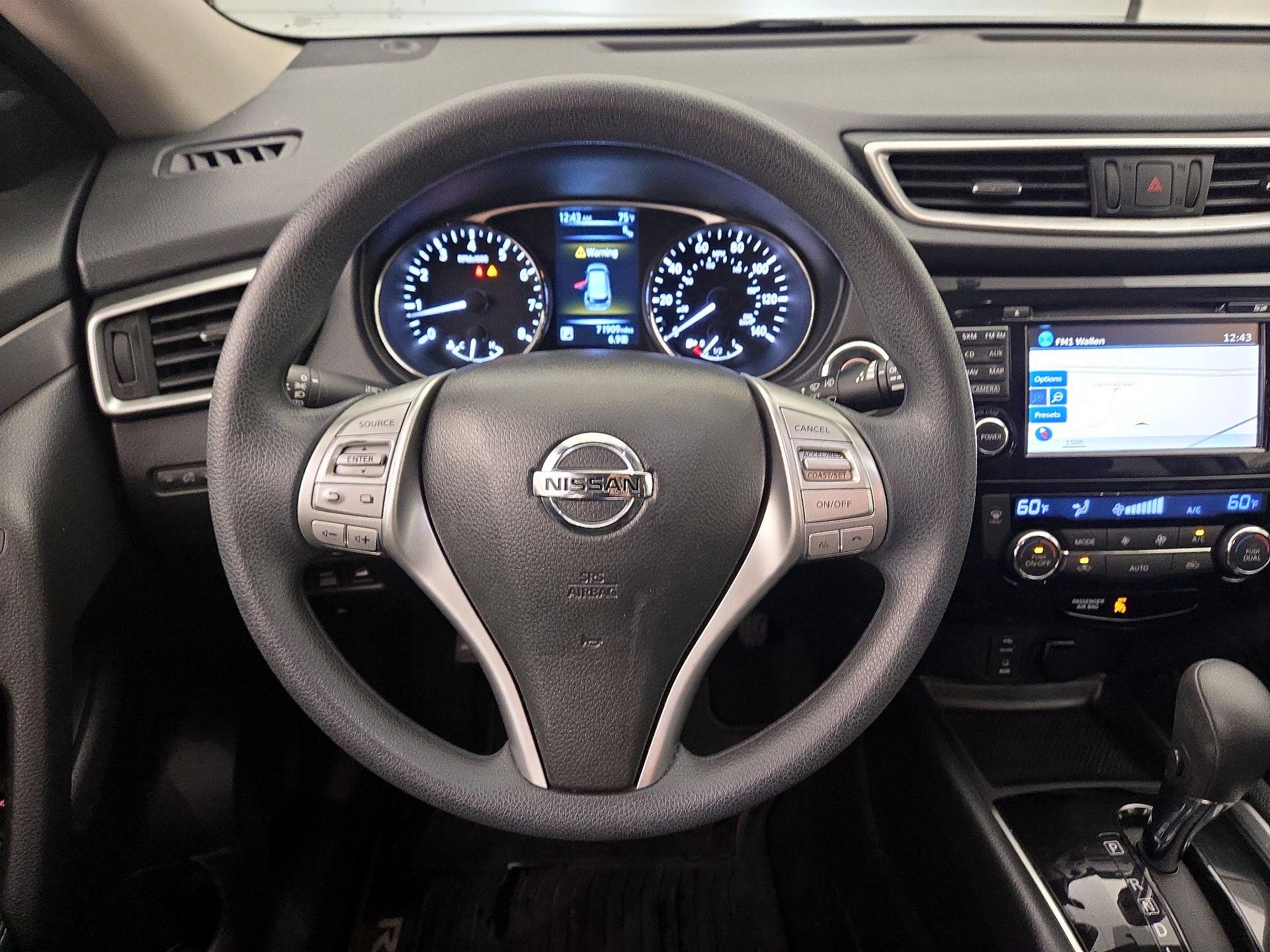 Thumbnail: 2016 Nissan Rogue - 10