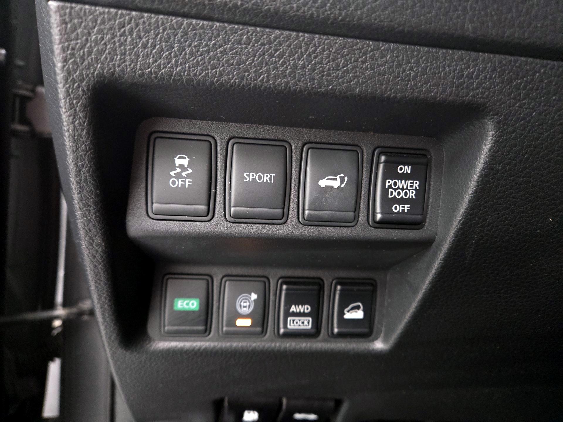 Thumbnail: 2016 Nissan Rogue - 13