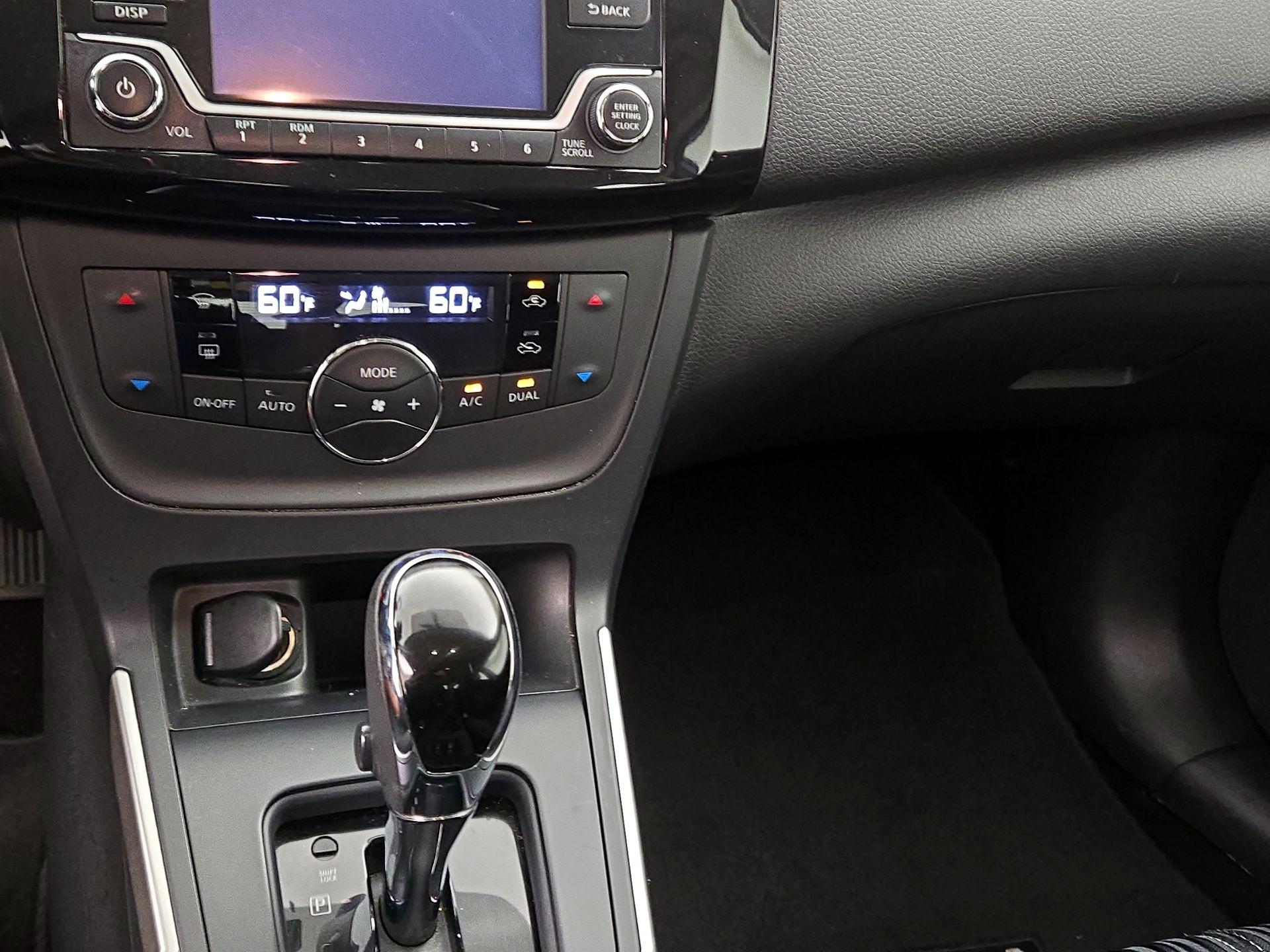 Thumbnail: 2018 Nissan Sentra - 16