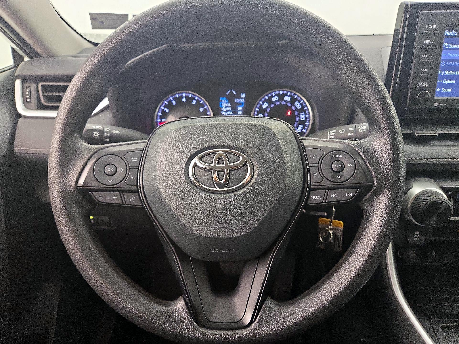 Thumbnail: 2021 Toyota RAV4 - 10