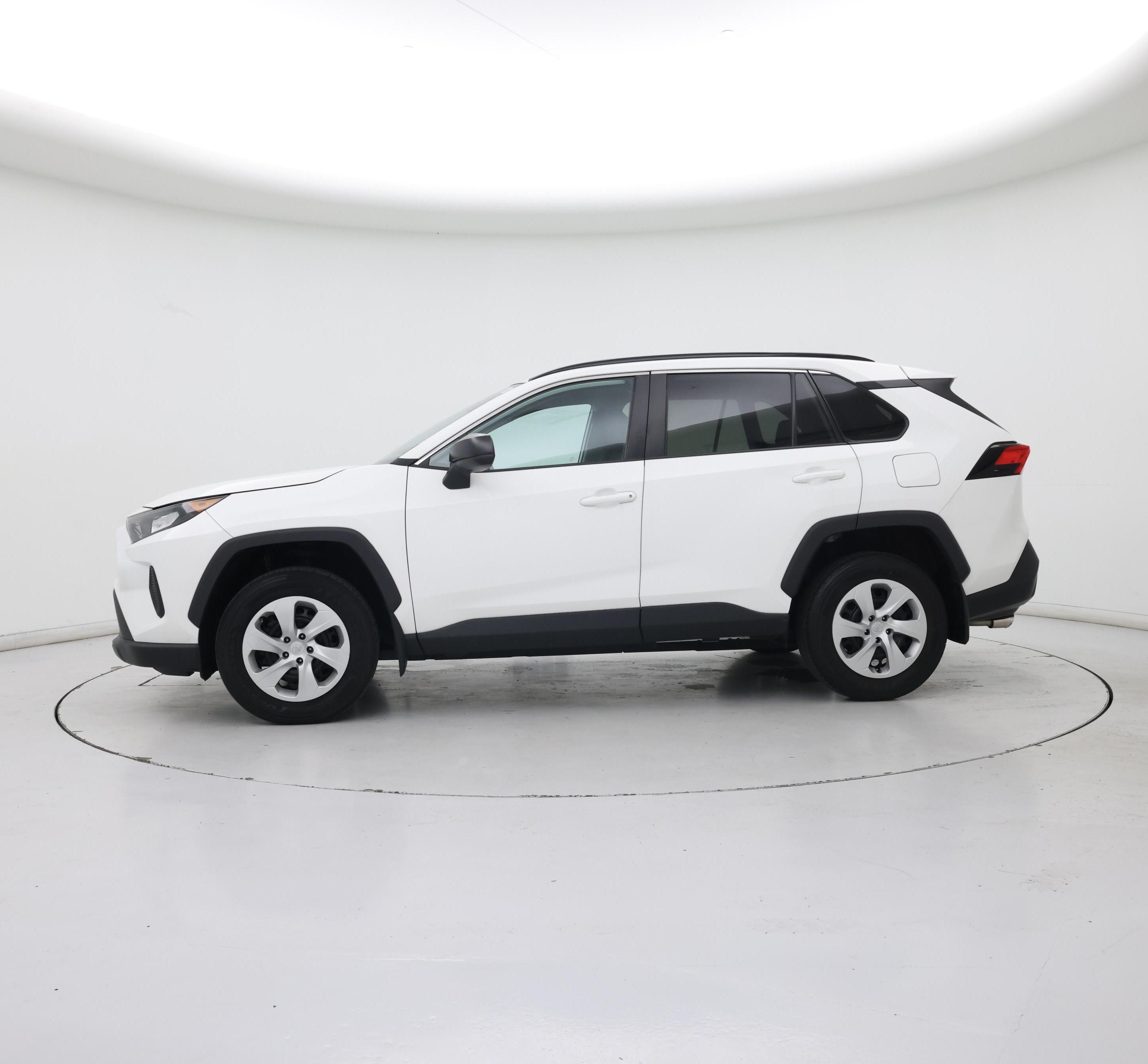 Thumbnail: 2021 Toyota RAV4 - 3