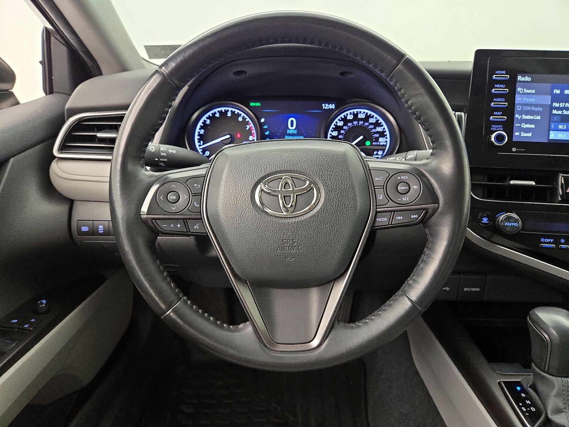 Thumbnail: 2022 Toyota Camry - 10