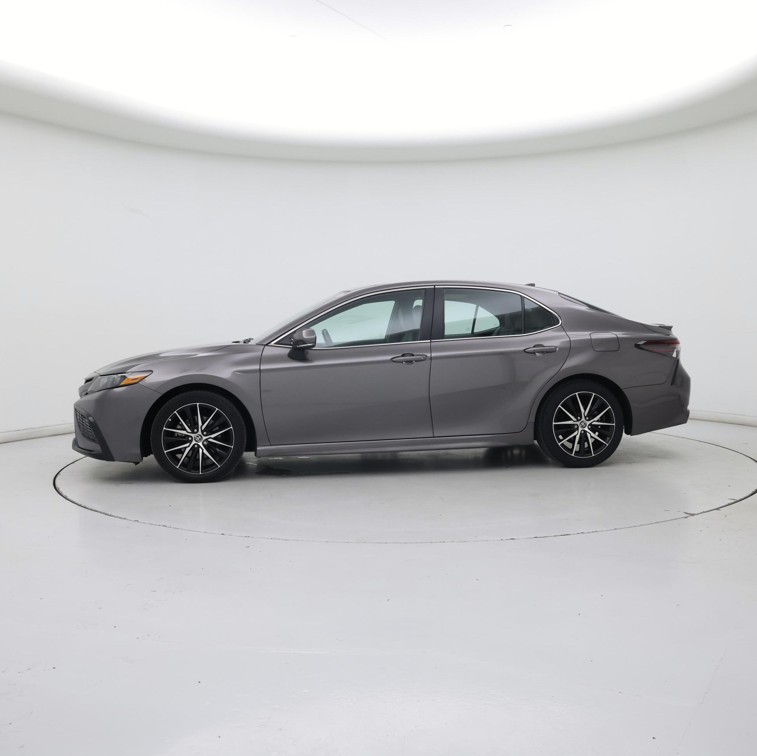 Thumbnail: 2022 Toyota Camry - 3