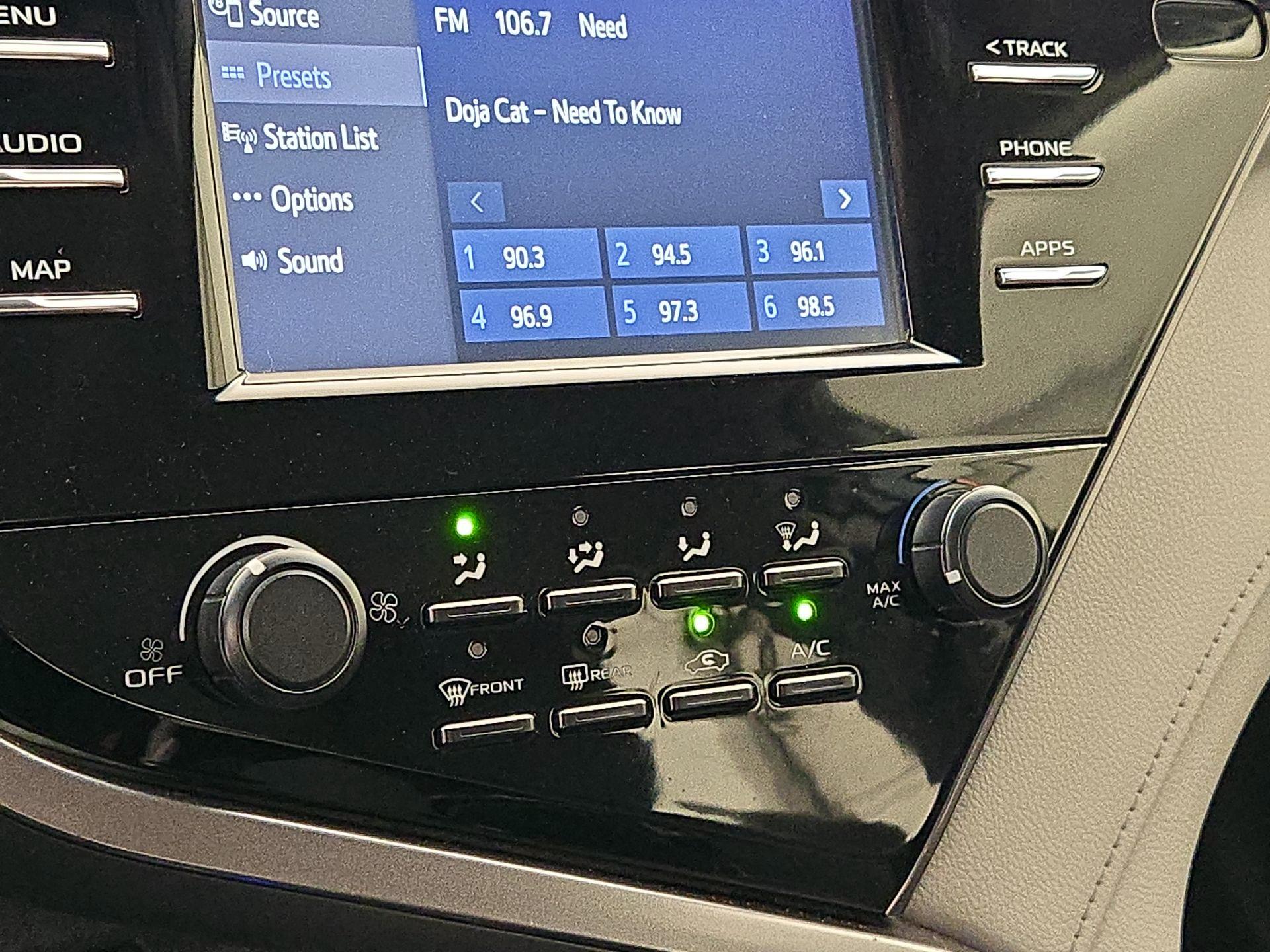 Thumbnail: 2019 Toyota Camry - 16